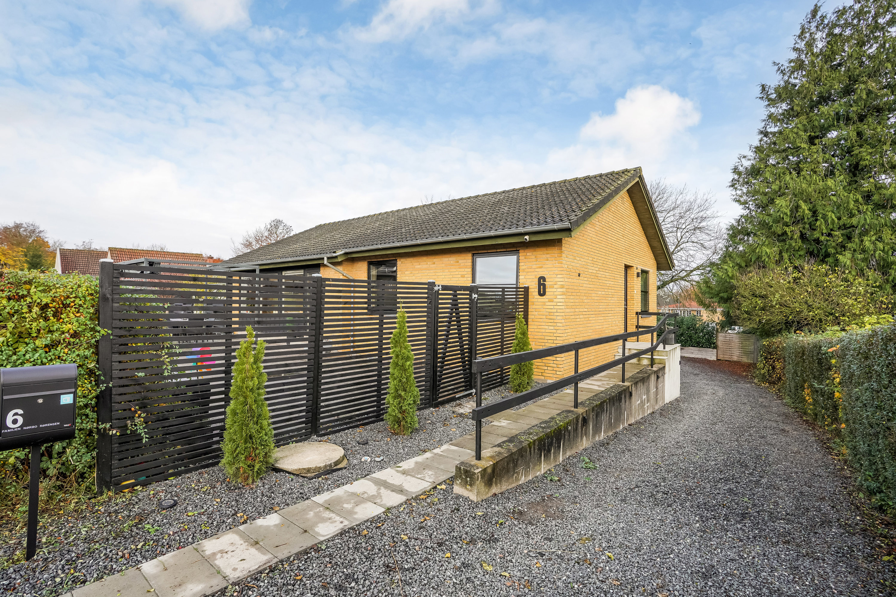 Fremhævet ejendommen billede i fuldskærmstilstand. Billede af Skolevænget 6, 5580 Nørre Aaby