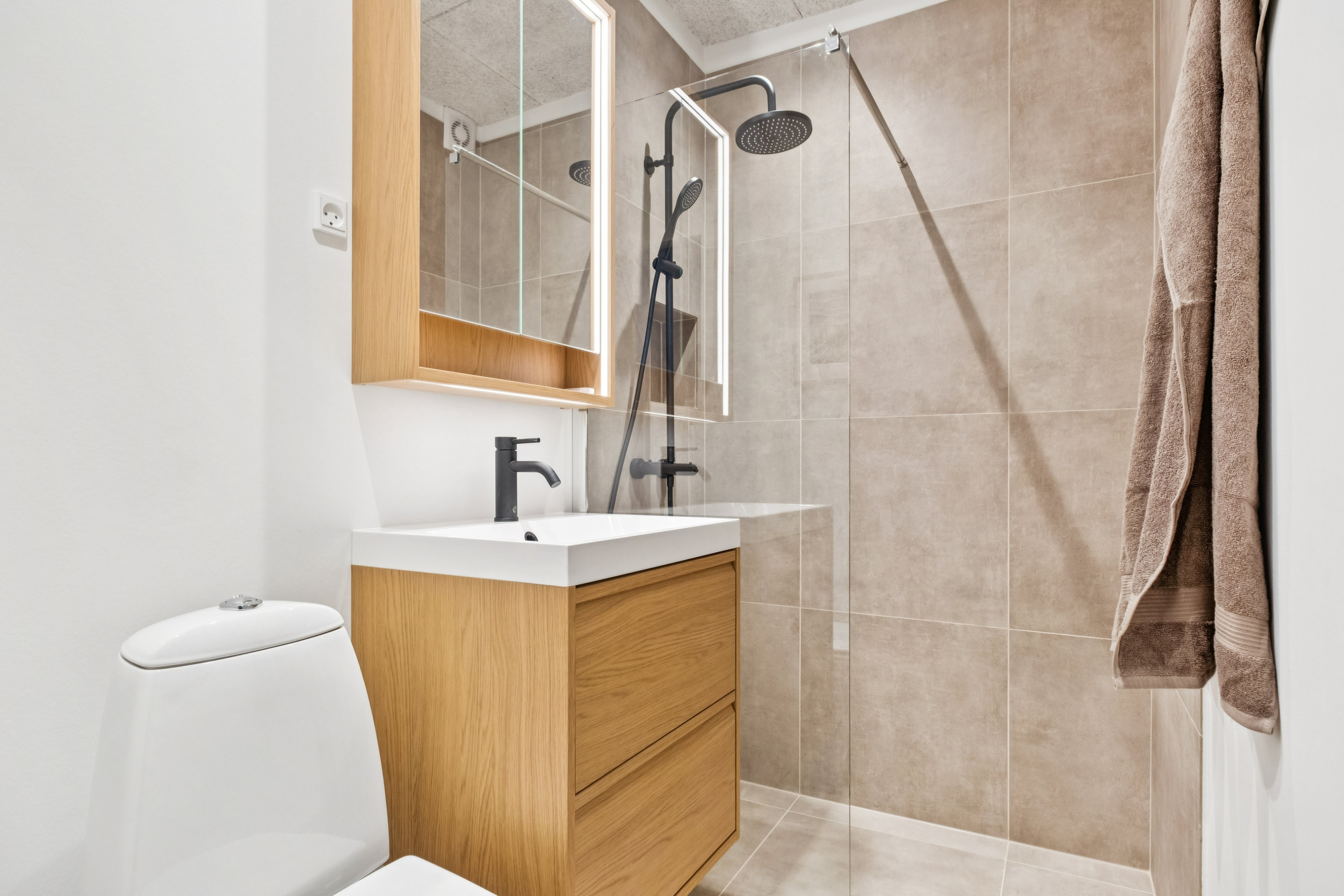 Fremhævet badeværelse billede i fuldskærmstilstand. Billede af Nordborggade 31, 1. 4., 8000 Aarhus C