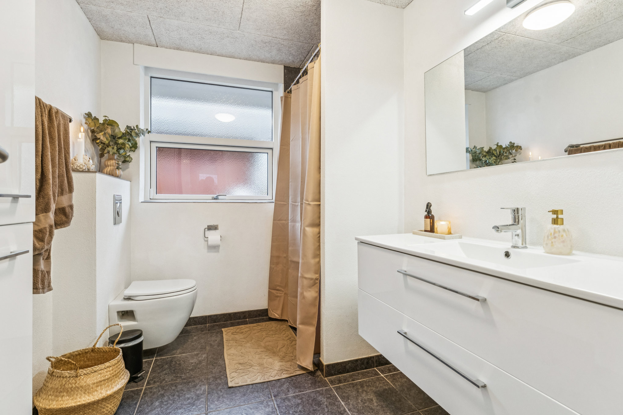 Fremhævet badeværelse billede i fuldskærmstilstand. Billede af Rødkløvervej 21, 8920 Randers NV