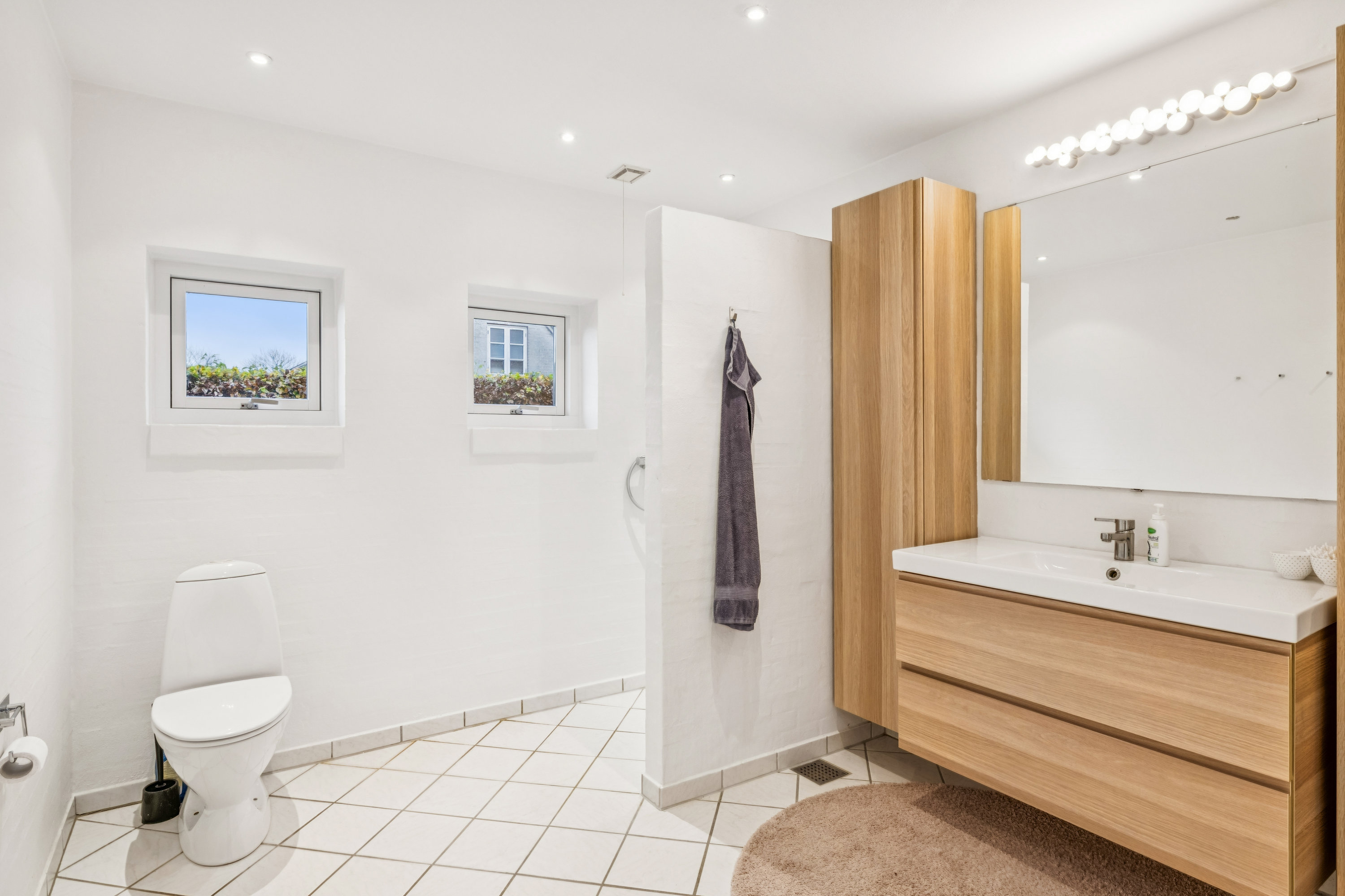 Fremhævet badeværelse billede i fuldskærmstilstand. Billede af Ametystvej 35, 8541 Skødstrup