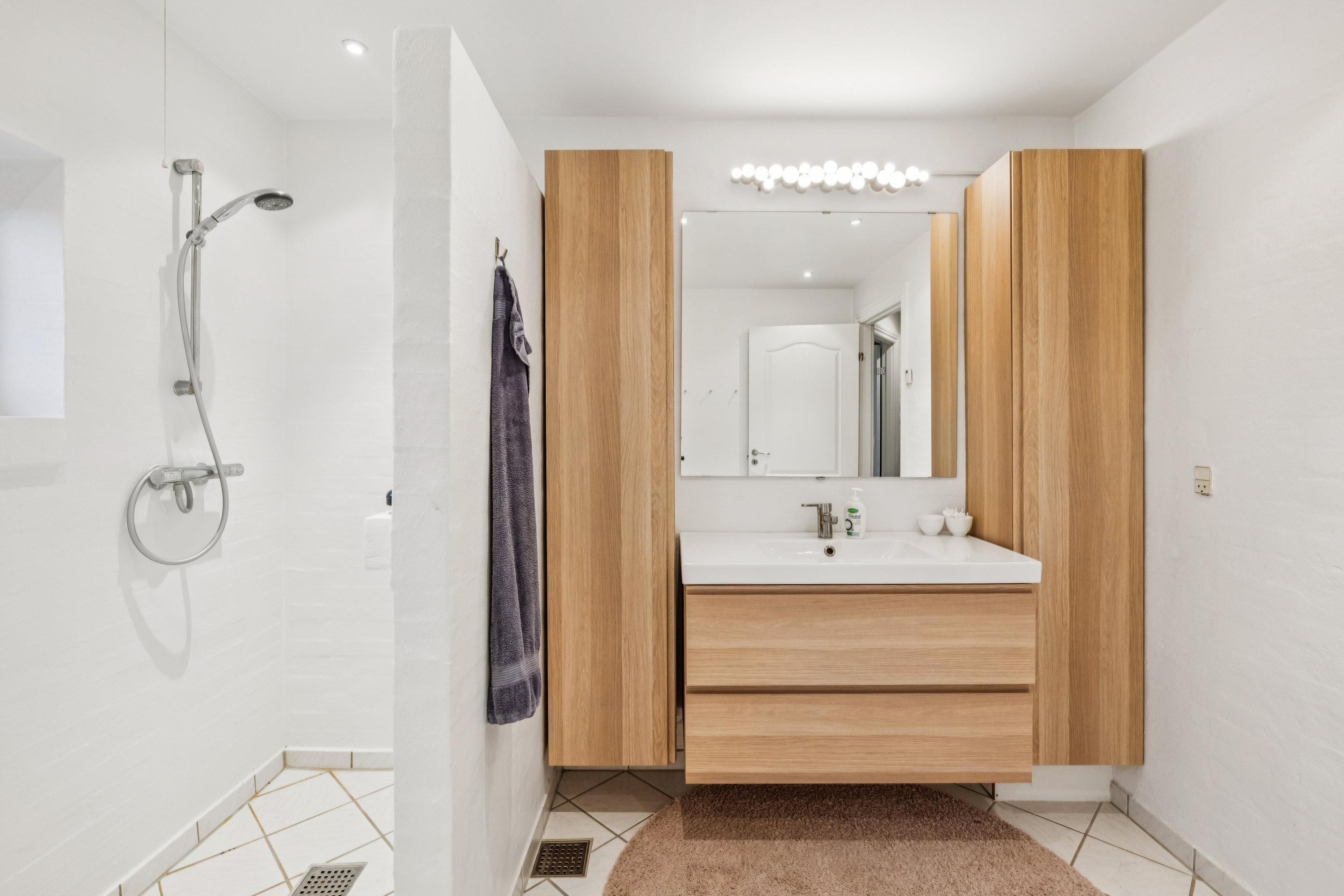 Fremhævet badeværelse billede i fuldskærmstilstand. Billede af Ametystvej 35, 8541 Skødstrup