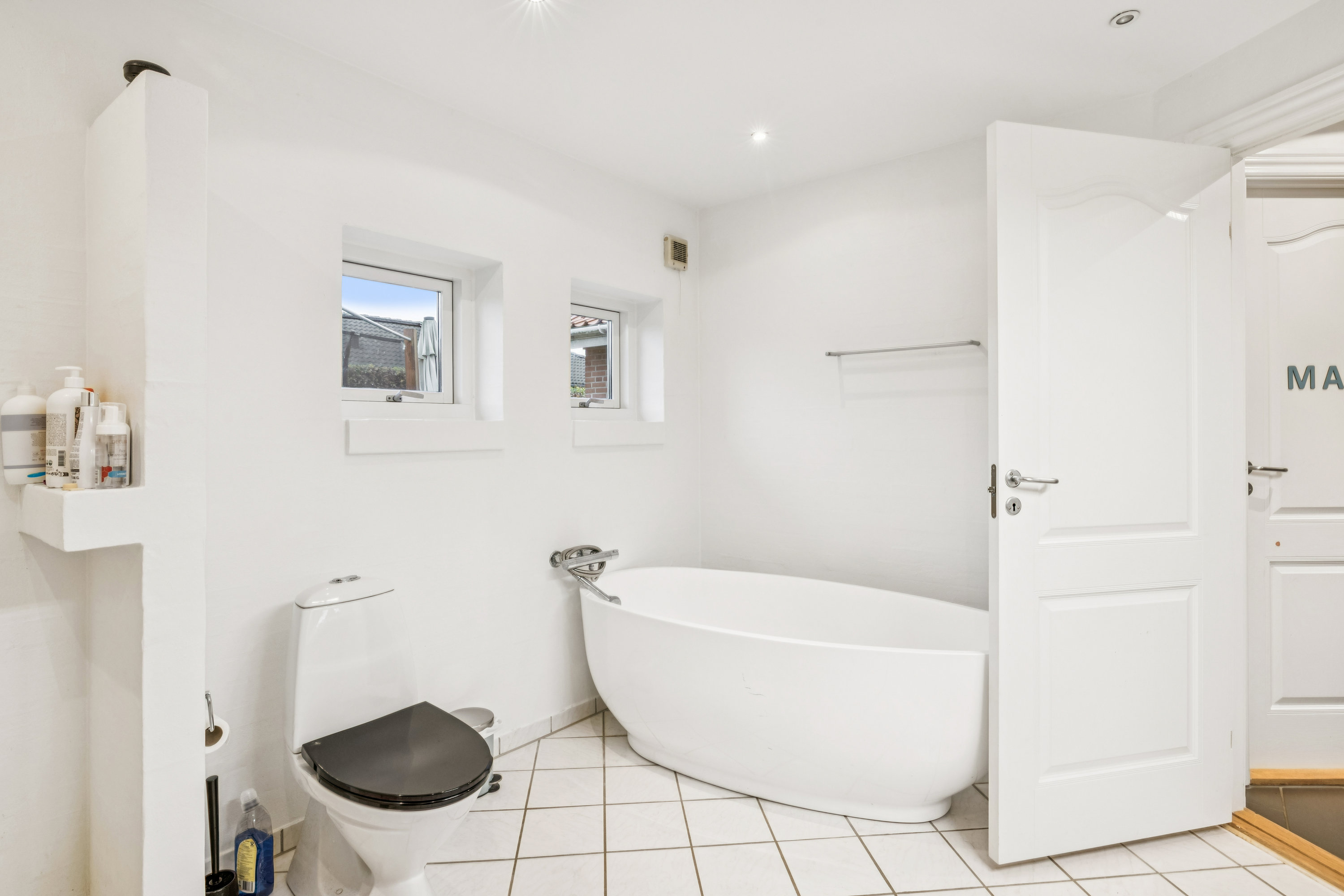 Fremhævet badeværelse billede i fuldskærmstilstand. Billede af Ametystvej 35, 8541 Skødstrup