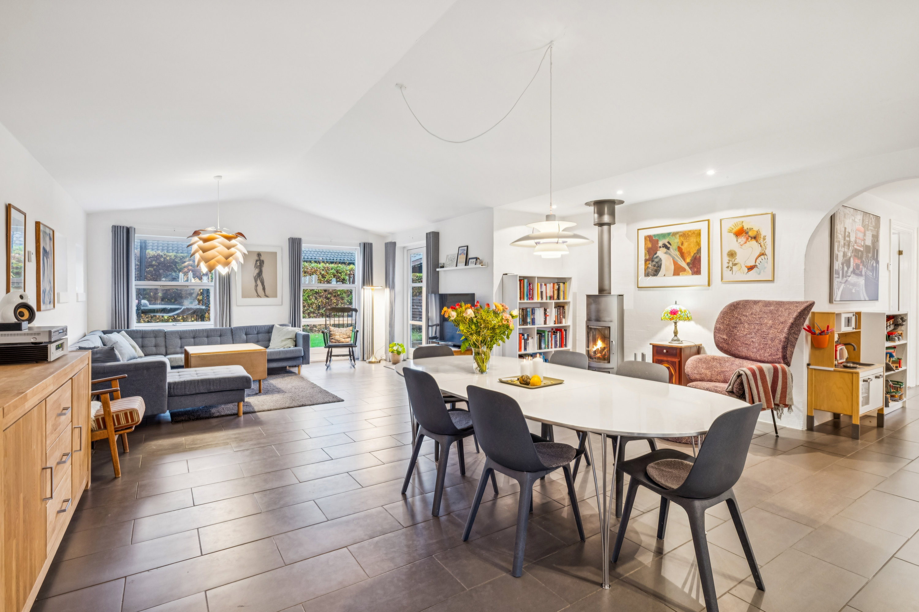 Fremhævet stue billede i fuldskærmstilstand. Billede af Ametystvej 35, 8541 Skødstrup