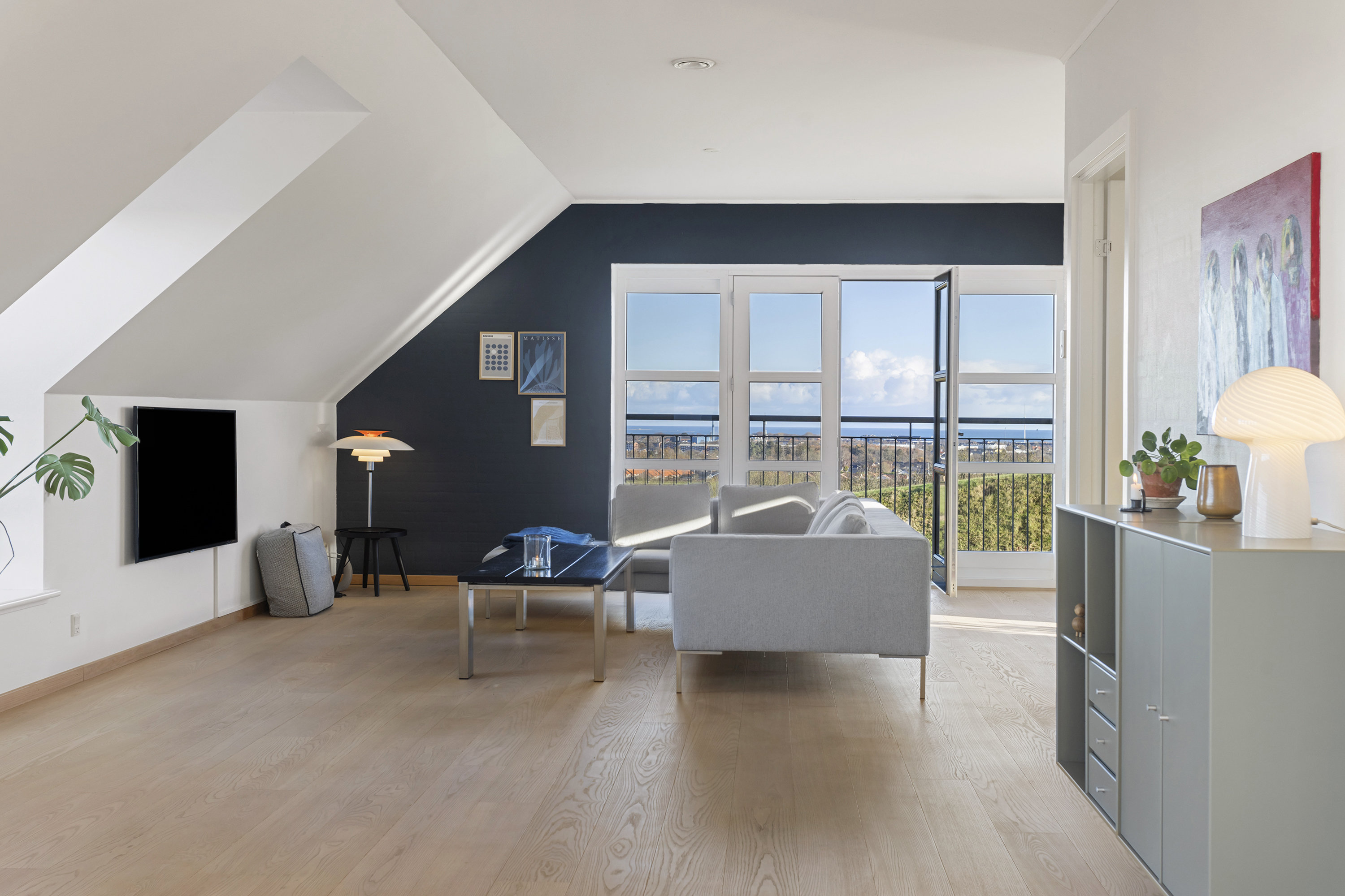 Fremhævet stue billede i fuldskærmstilstand. Billede af Østeråsene 42, 9900 Frederikshavn