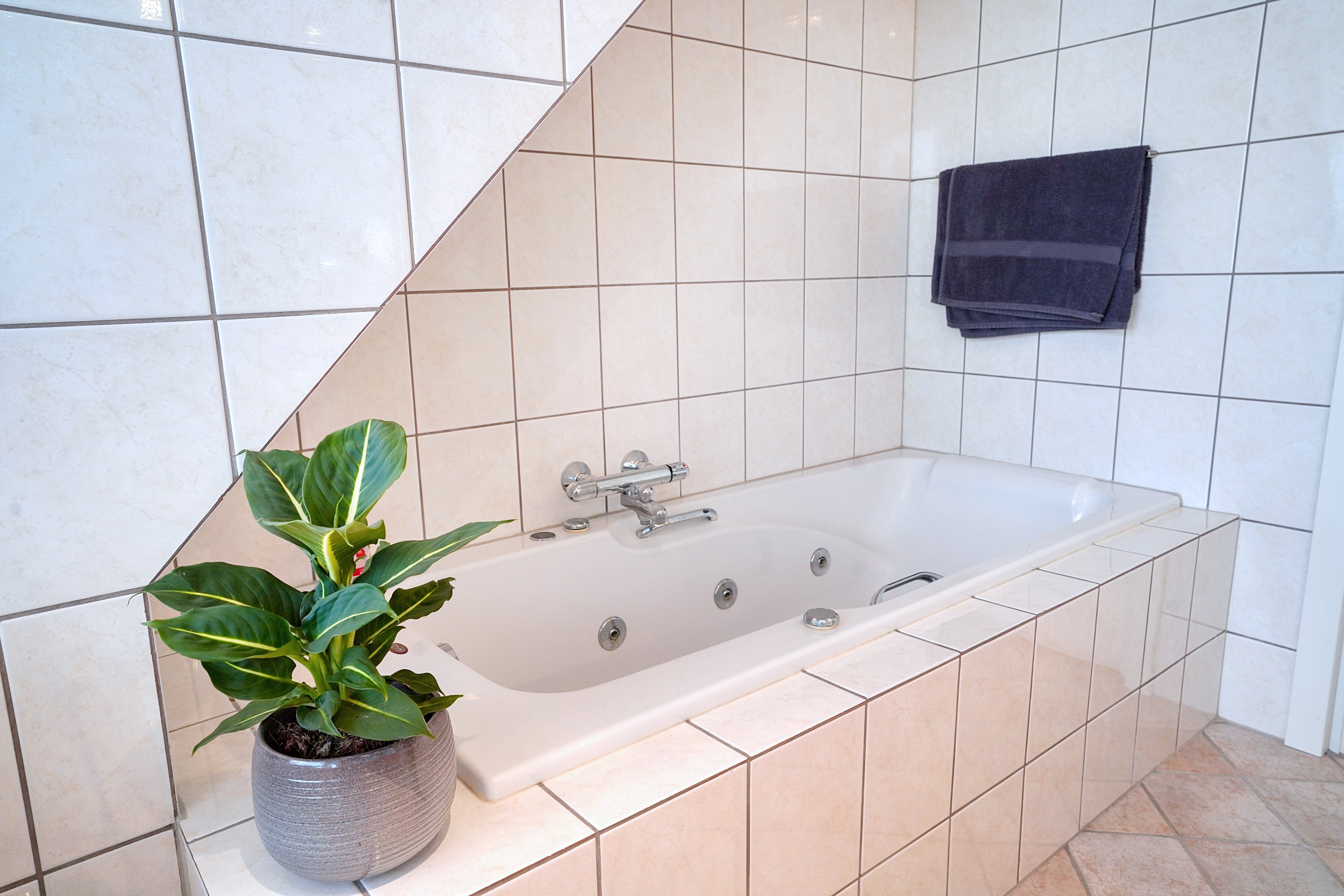 Fremhævet badeværelse billede i fuldskærmstilstand. Billede af Stavnsholt Gydevej 142C, 3520 Farum