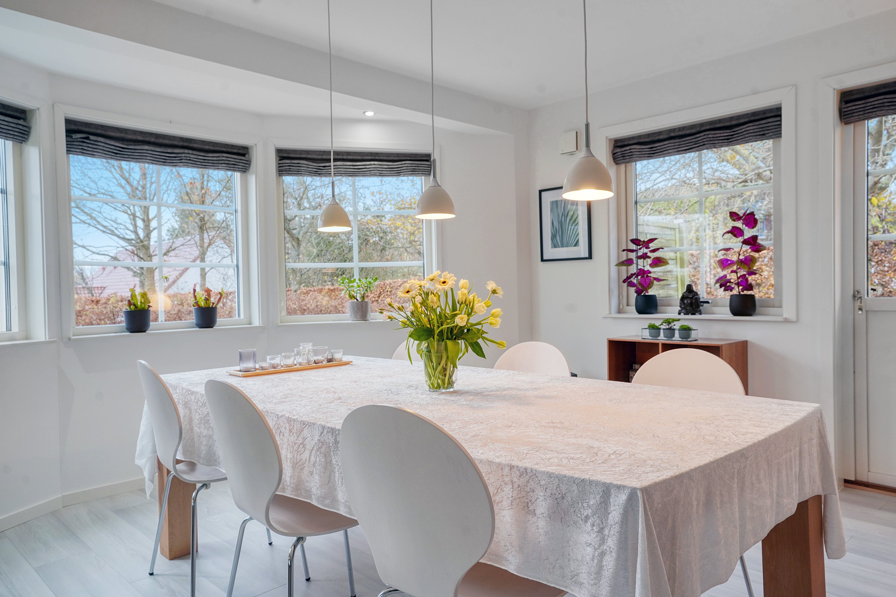 Fremhævet spisestue billede i fuldskærmstilstand. Billede af Stavnsholt Gydevej 142C, 3520 Farum