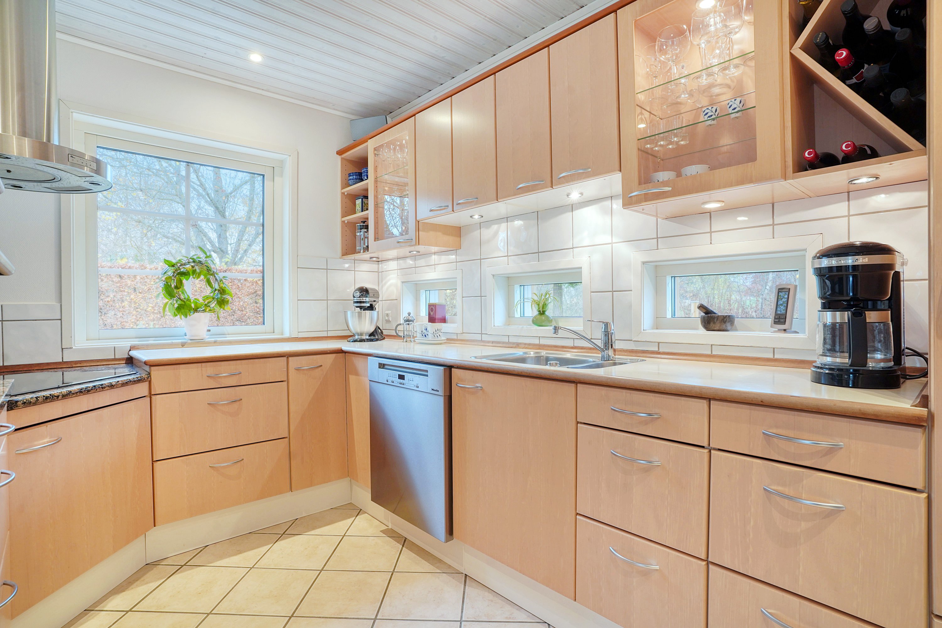 Fremhævet køkken billede i fuldskærmstilstand. Billede af Stavnsholt Gydevej 142C, 3520 Farum