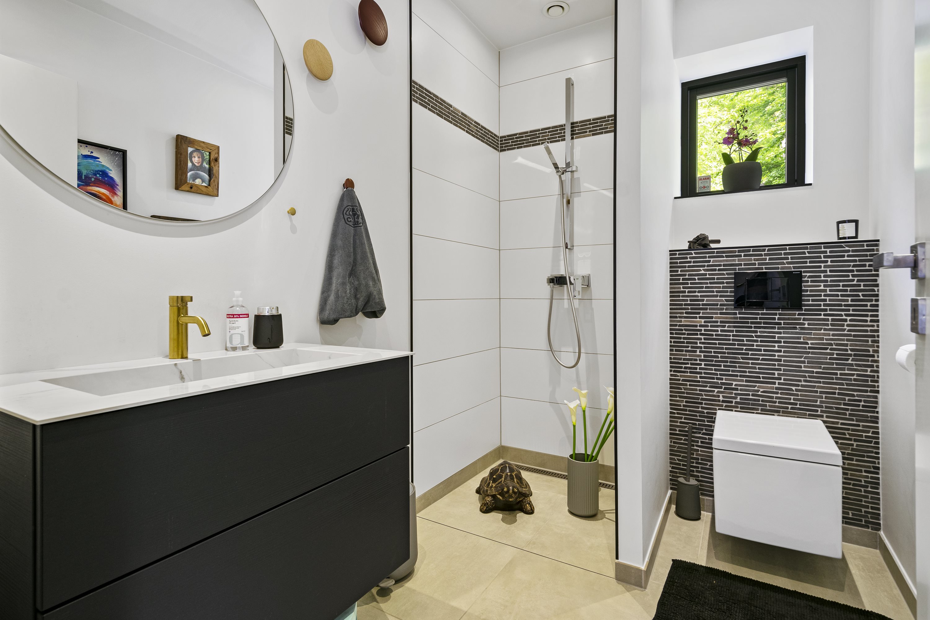 Fremhævet badeværelse billede i fuldskærmstilstand. Billede af Østergade 21, 6330 Padborg