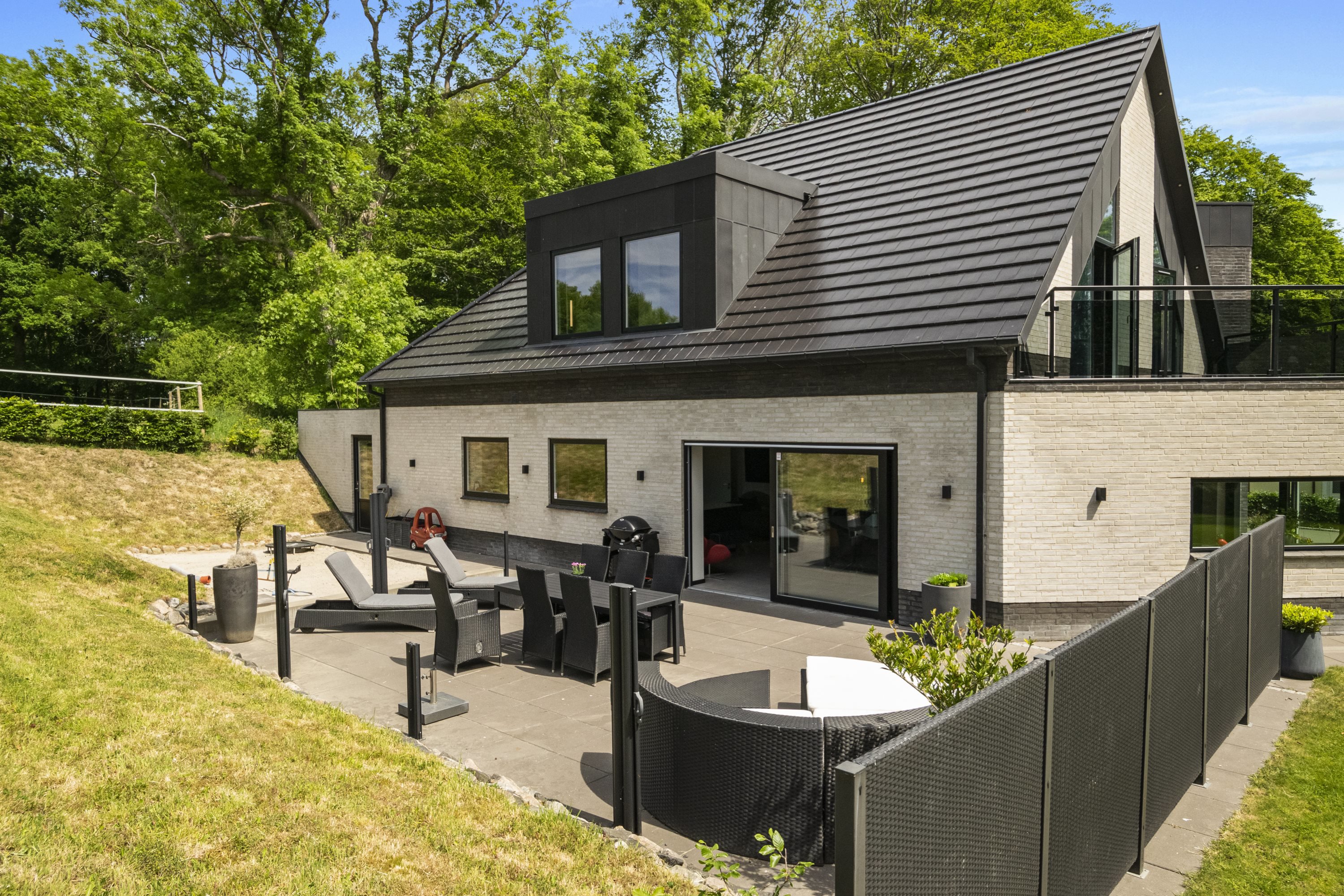 Fremhævet ejendommen billede i fuldskærmstilstand. Billede af Østergade 21, 6330 Padborg