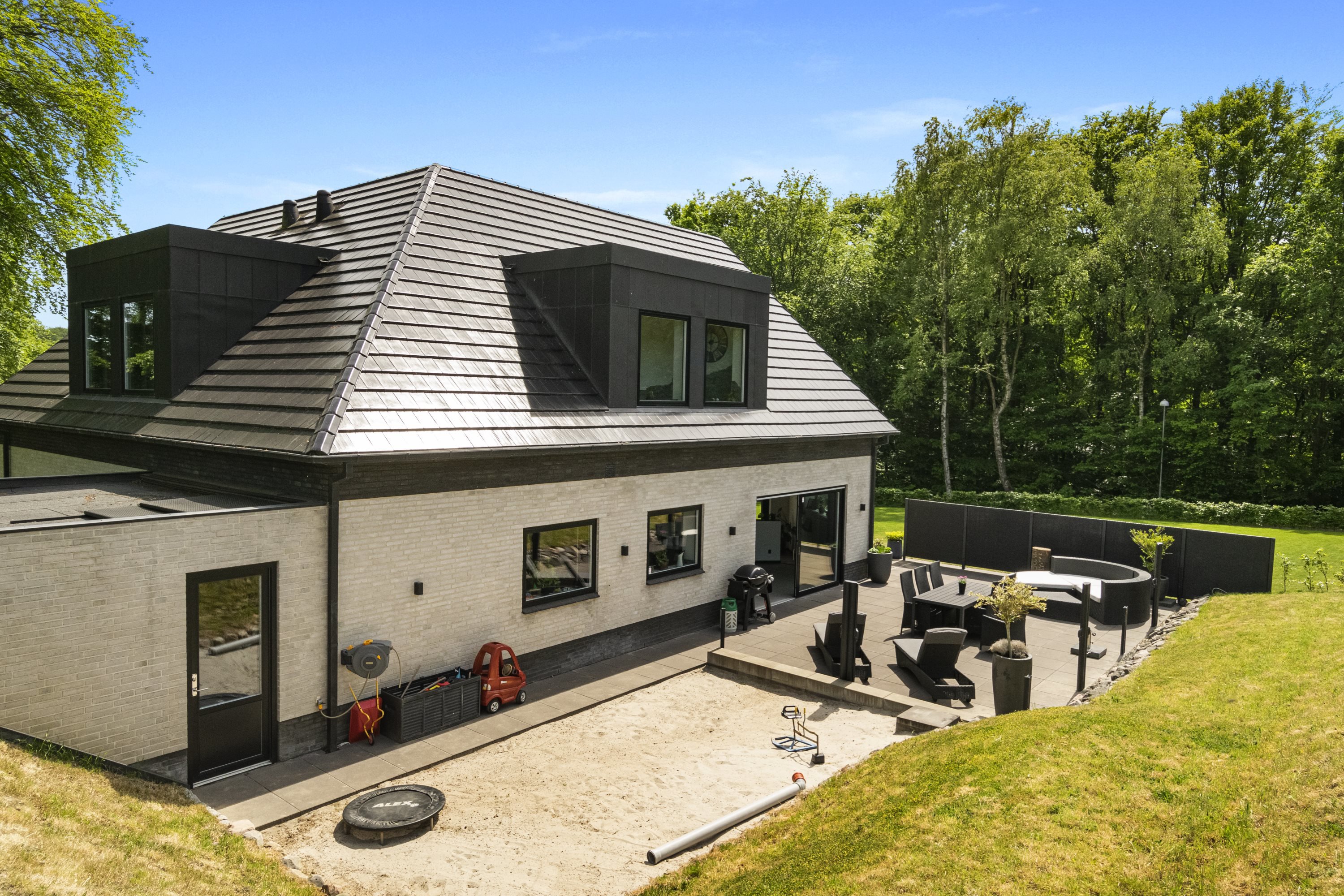 Fremhævet ejendommen billede i fuldskærmstilstand. Billede af Østergade 21, 6330 Padborg