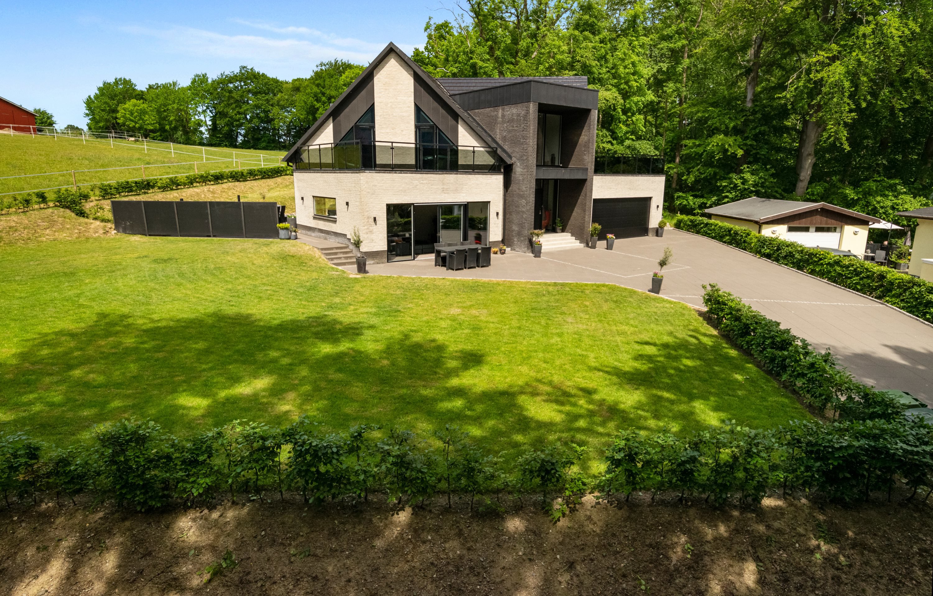 Fremhævet ejendommen billede i fuldskærmstilstand. Billede af Østergade 21, 6330 Padborg