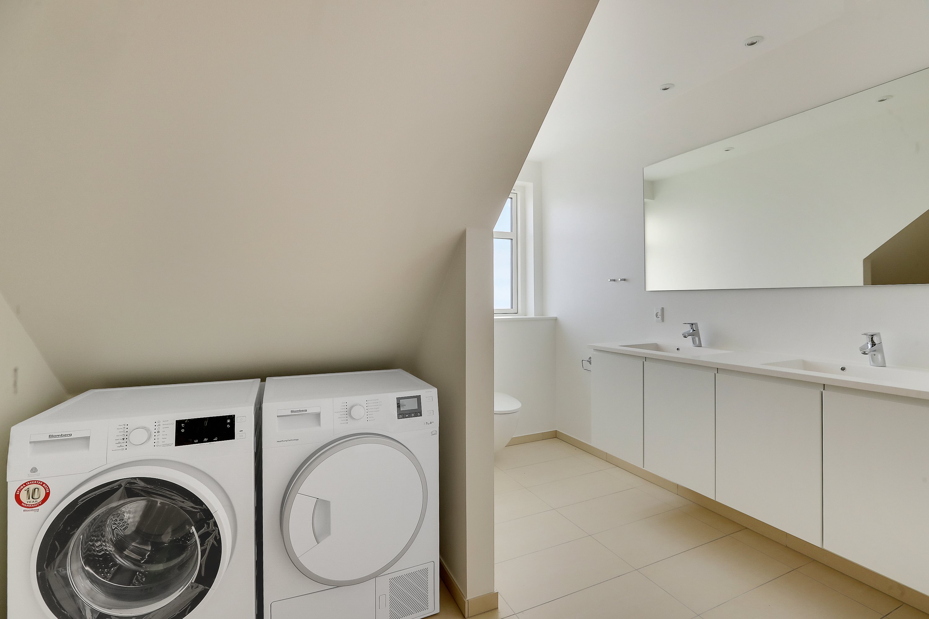 Fremhævet badeværelse billede i fuldskærmstilstand. Billede af Østergade 2C, 2., 9370 Hals