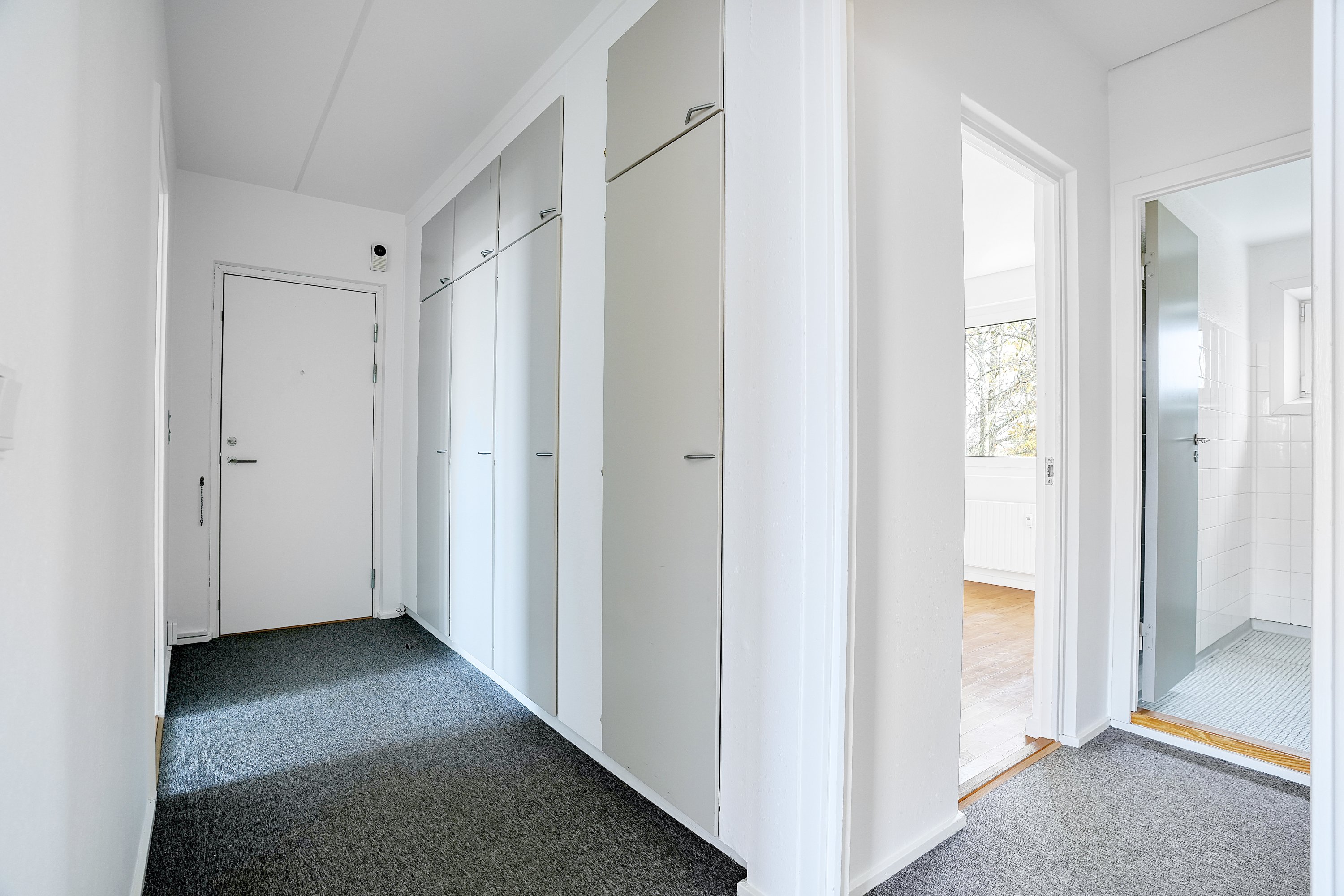 Fremhævet entré billede i fuldskærmstilstand. Billede af Egeparken 31C, 2. tv., 2680 Solrød Strand