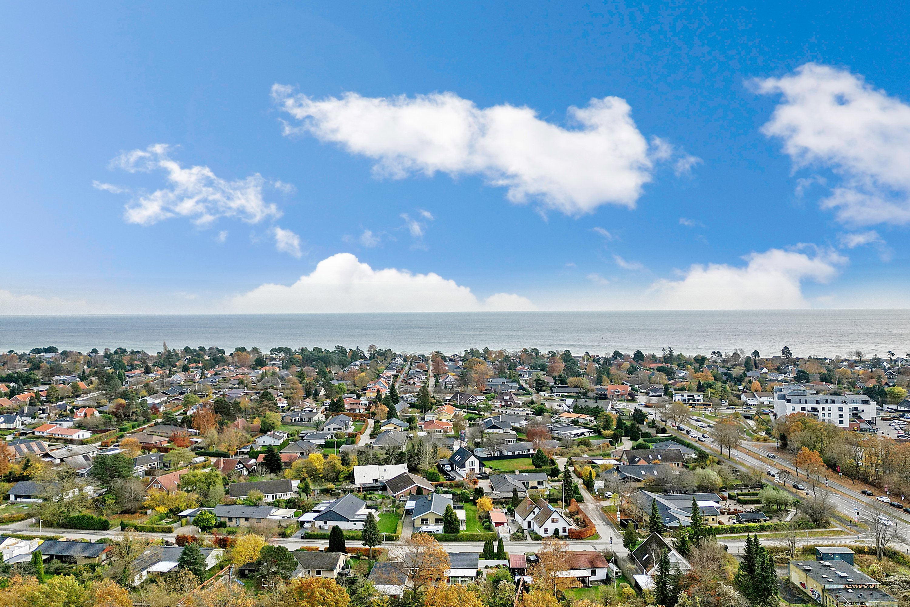Fremhævet luftfoto billede i fuldskærmstilstand. Billede af Egeparken 31C, 2. tv., 2680 Solrød Strand