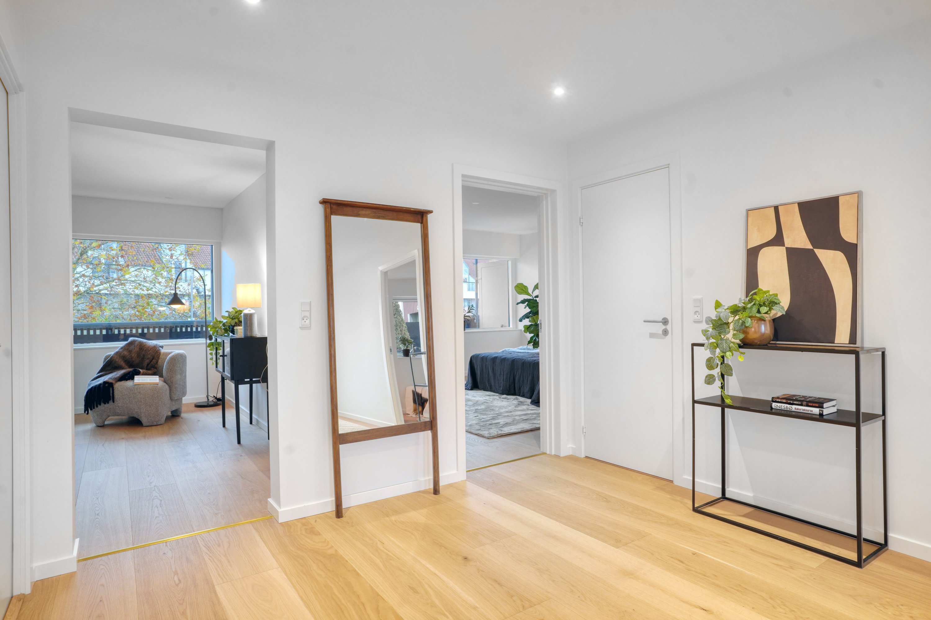 Fremhævet entré billede i fuldskærmstilstand. Billede af Bymidten 37, 1. a., 3500 Værløse