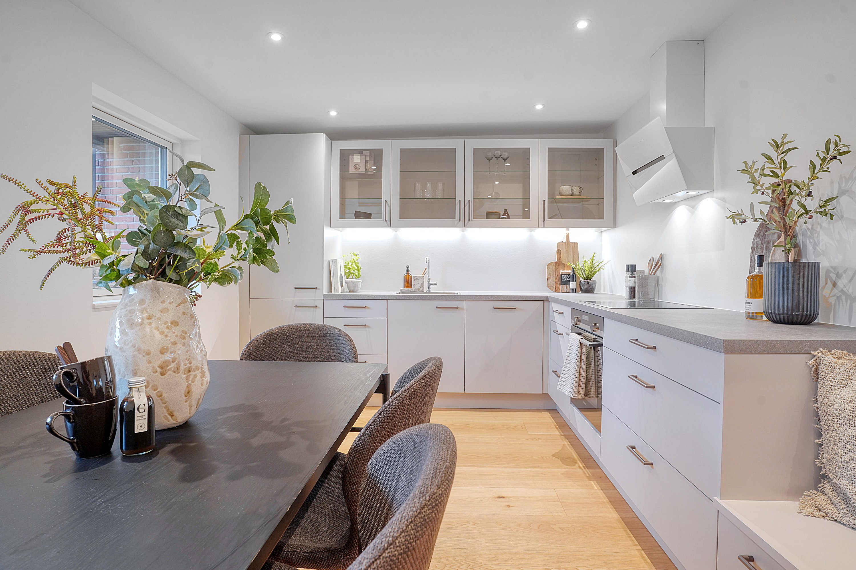 Fremhævet køkken billede i fuldskærmstilstand. Billede af Bymidten 37, 1. a., 3500 Værløse