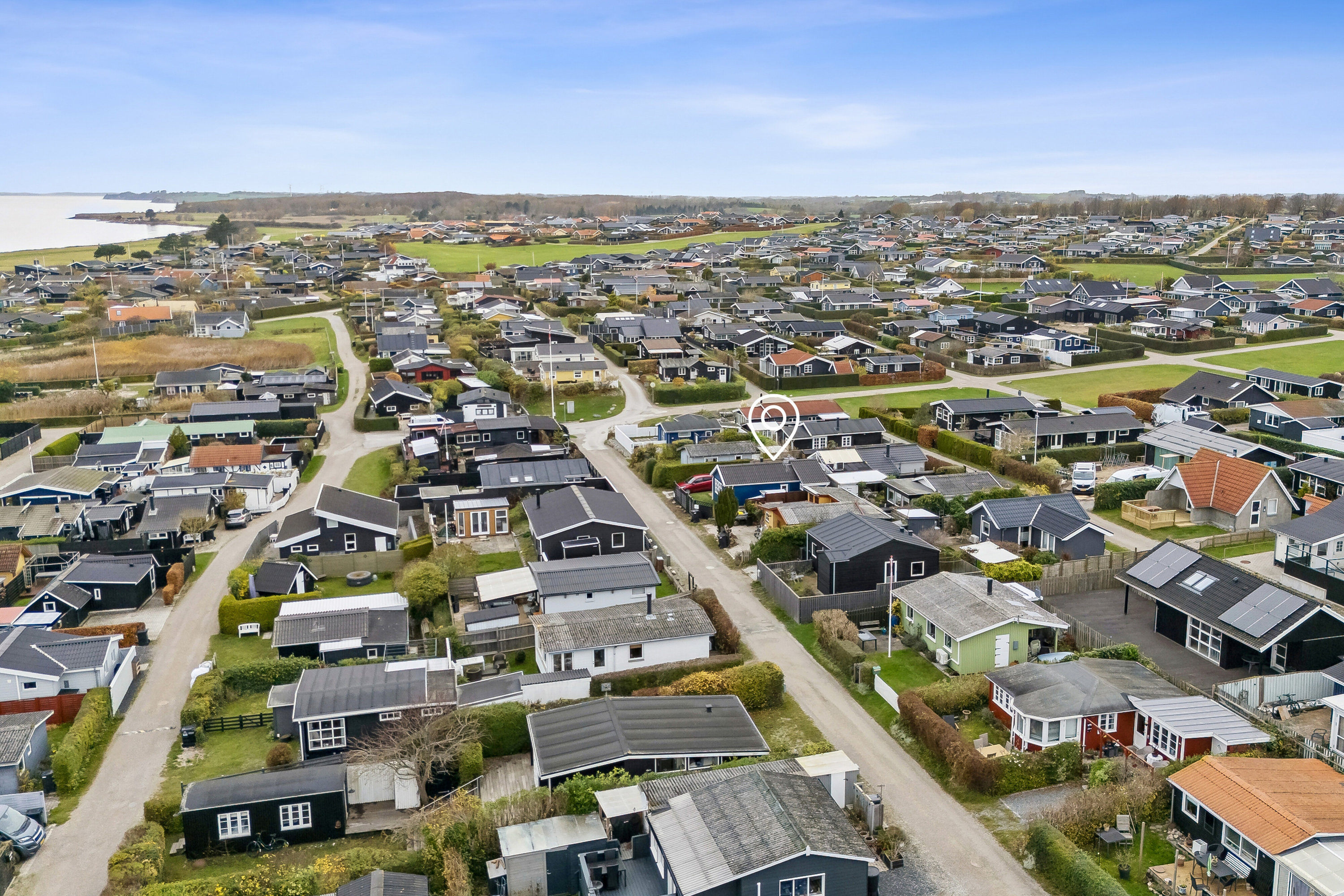 Fremhævet luftfoto billede i fuldskærmstilstand. Billede af Lodsvej 69, 4736 Karrebæksminde