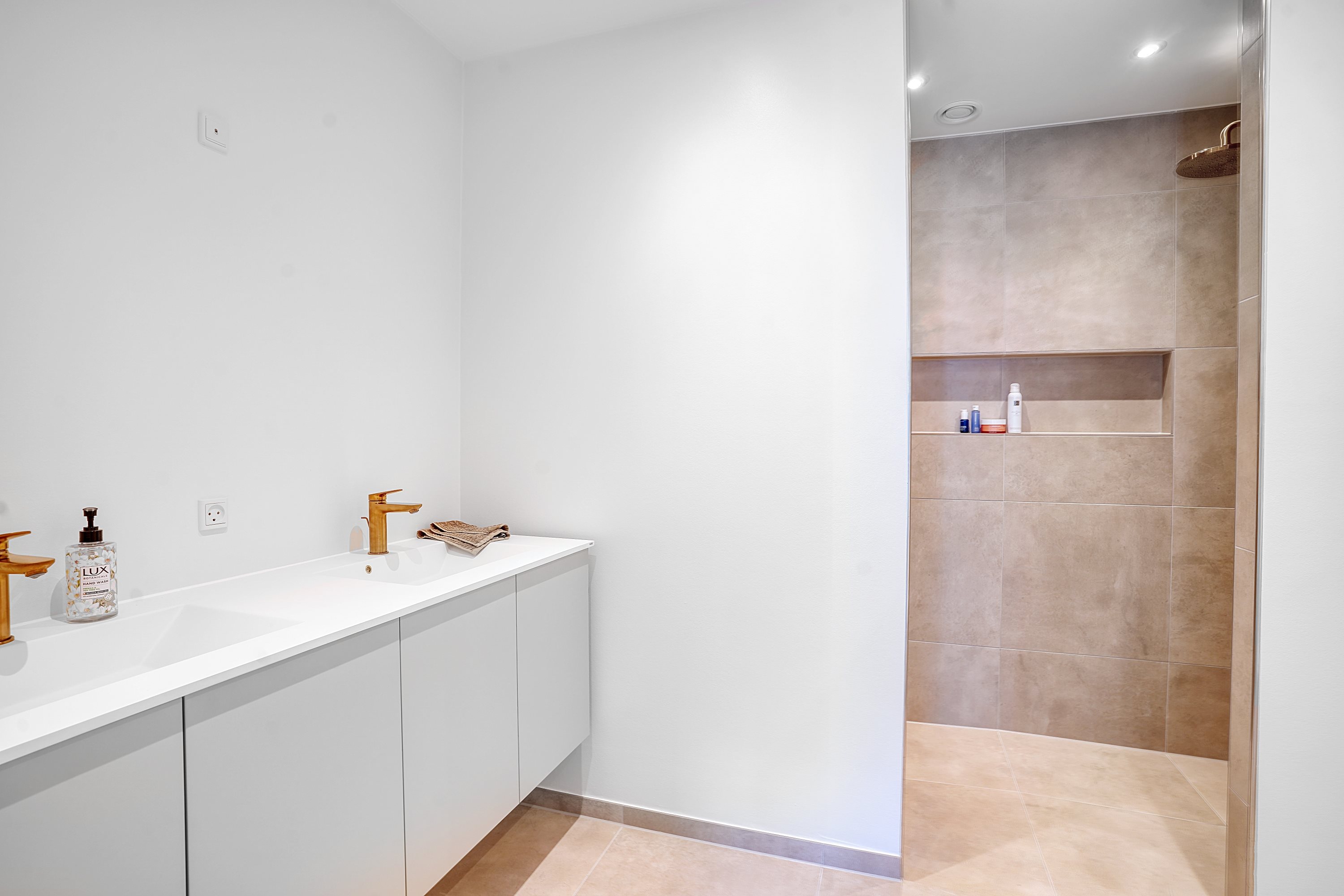 Fremhævet badeværelse billede i fuldskærmstilstand. Billede af Kræmmervej 3, 3100 Hornbæk