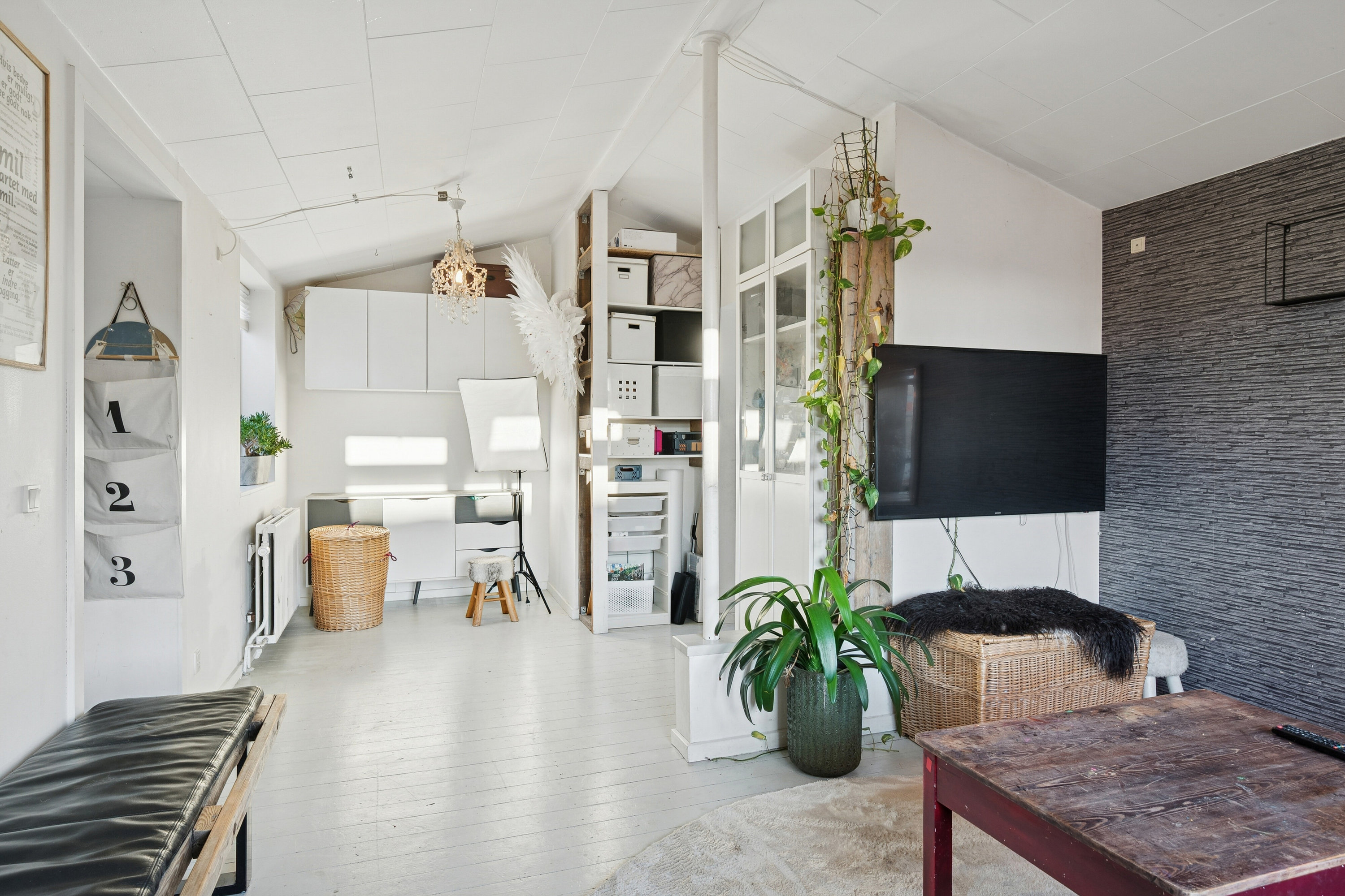 Miniaturebillede 2: stue. Billede af Sønderkær 24, 2650 Hvidovre