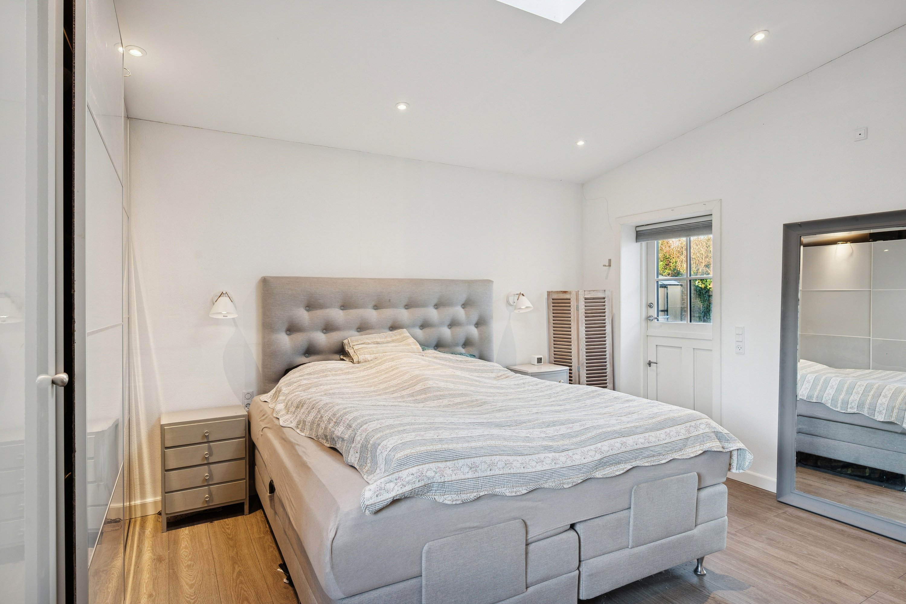 Fremhævet soveværelse billede i fuldskærmstilstand. Billede af Sønderkær 24, 2650 Hvidovre