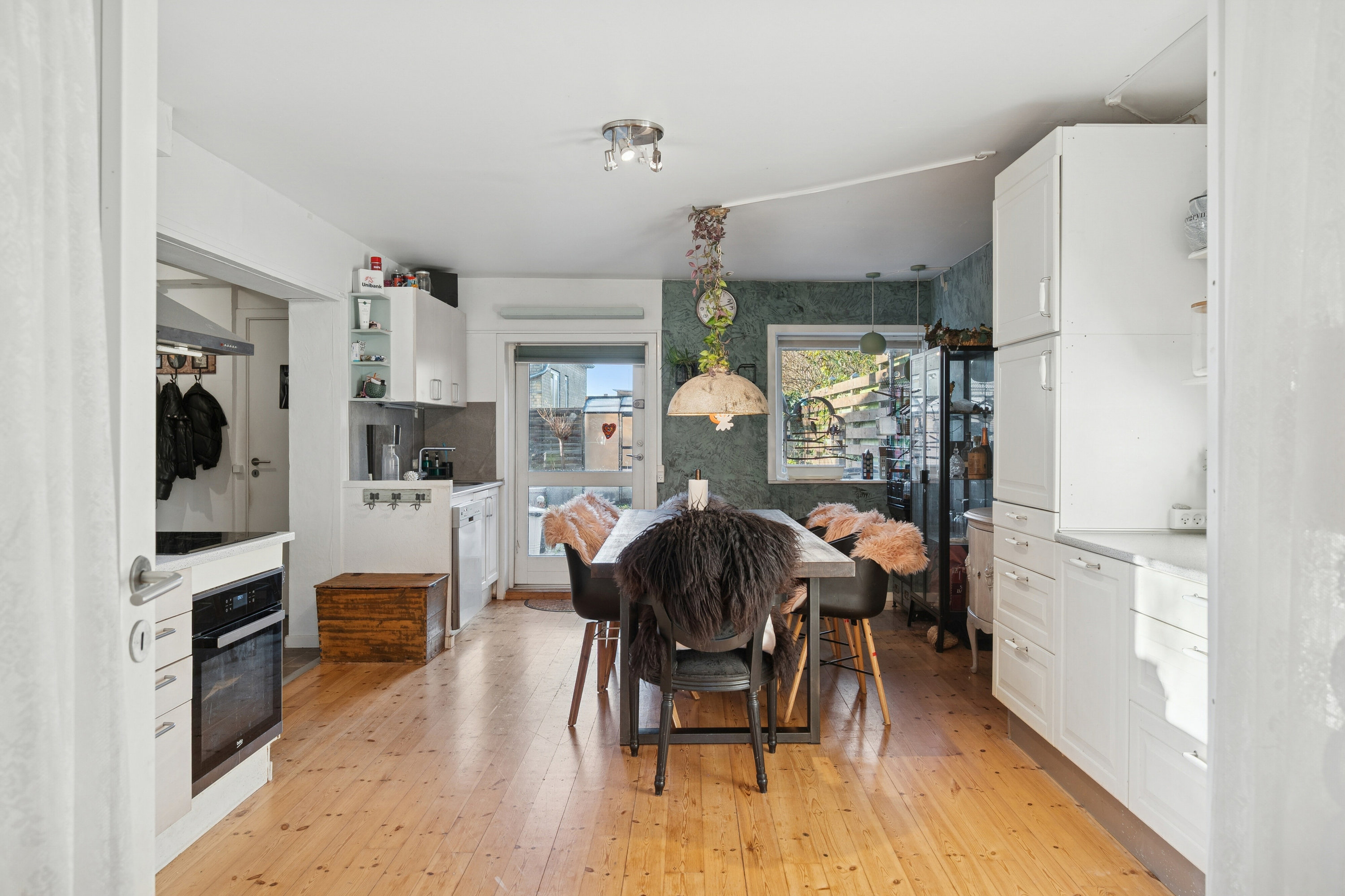 Fremhævet køkken alrum billede i fuldskærmstilstand. Billede af Sønderkær 24, 2650 Hvidovre