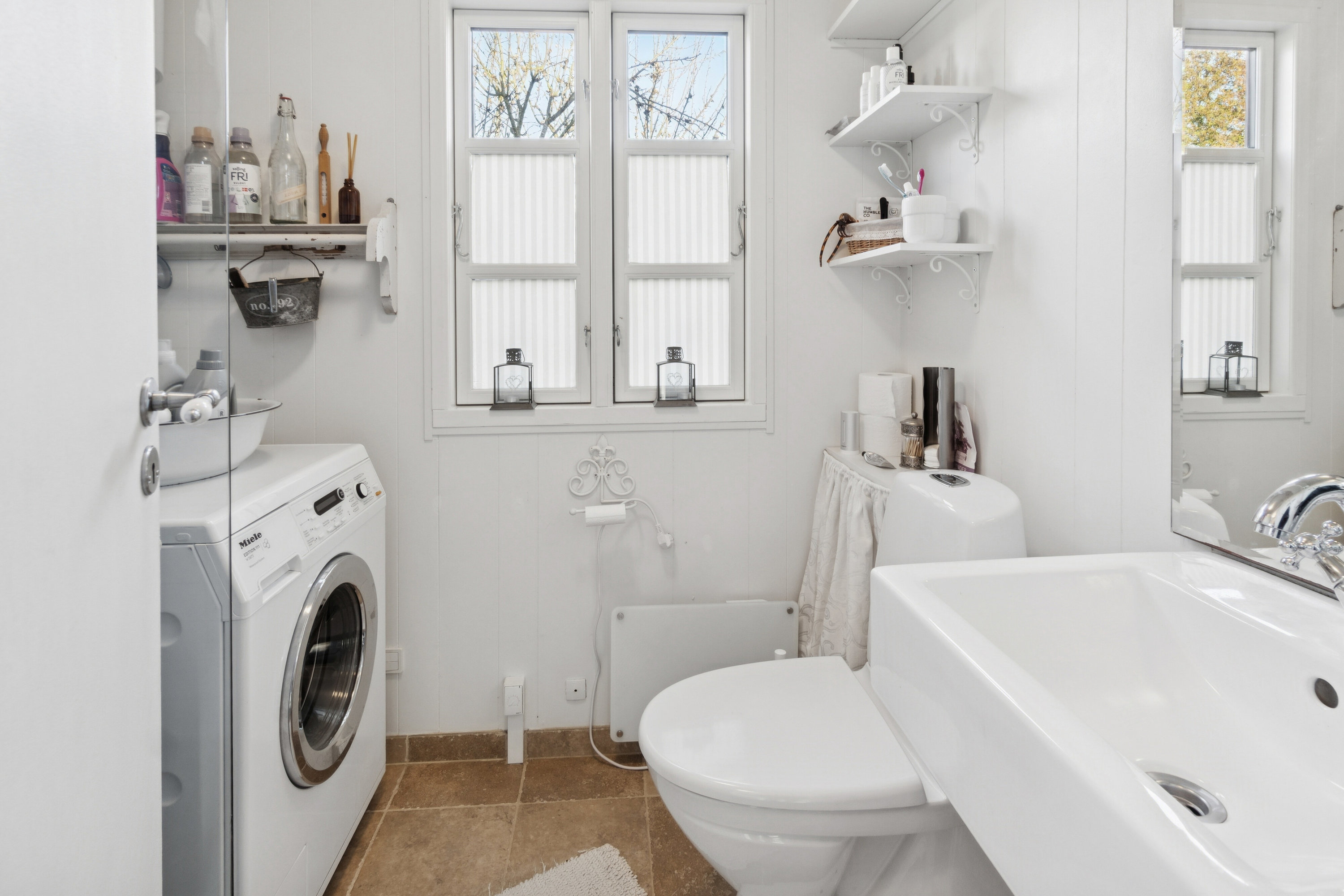 Fremhævet badeværelse billede i fuldskærmstilstand. Billede af Engløbet 3, Højby Lyng, 4573 Højby