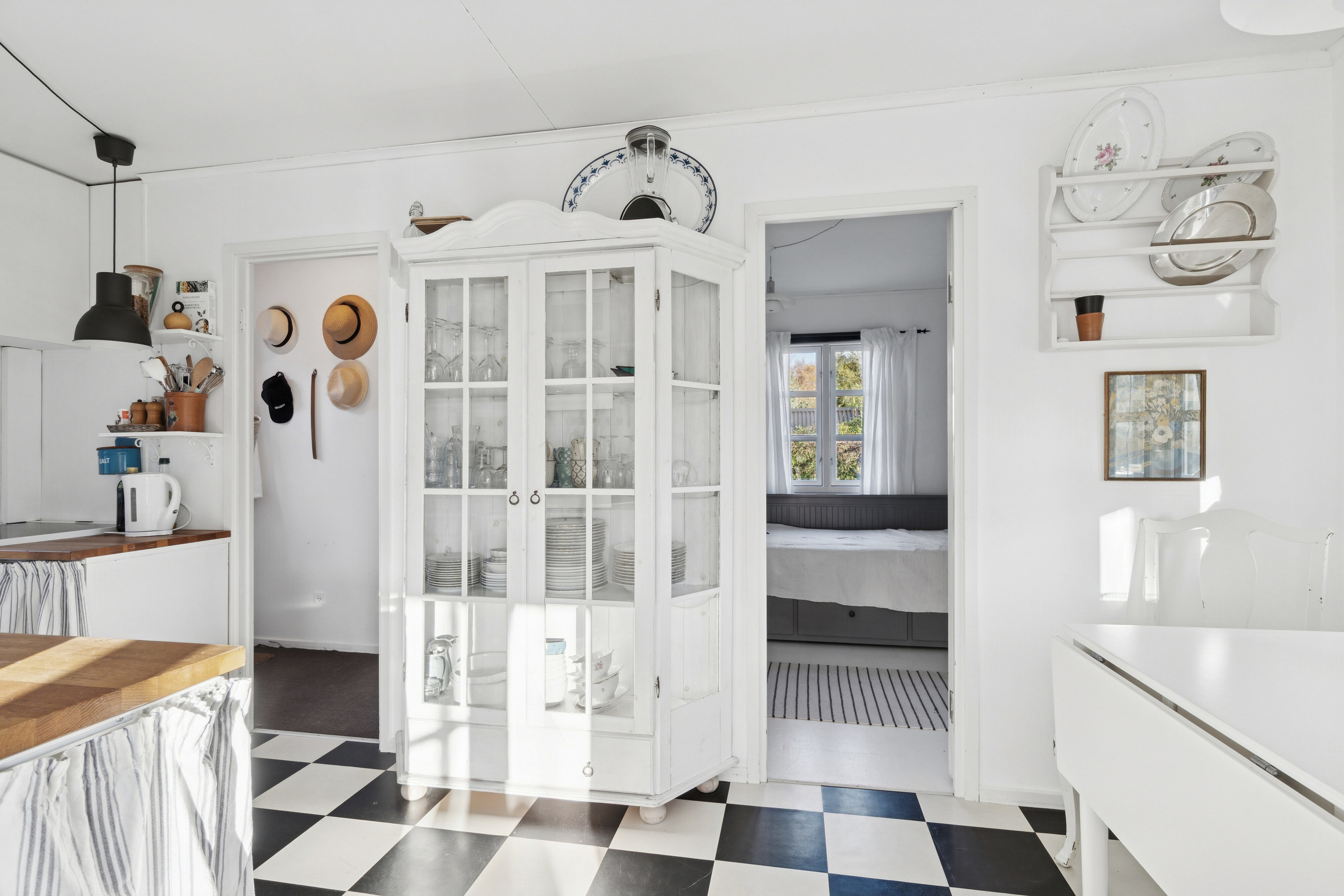 Fremhævet køkken billede i fuldskærmstilstand. Billede af Engløbet 3, Højby Lyng, 4573 Højby