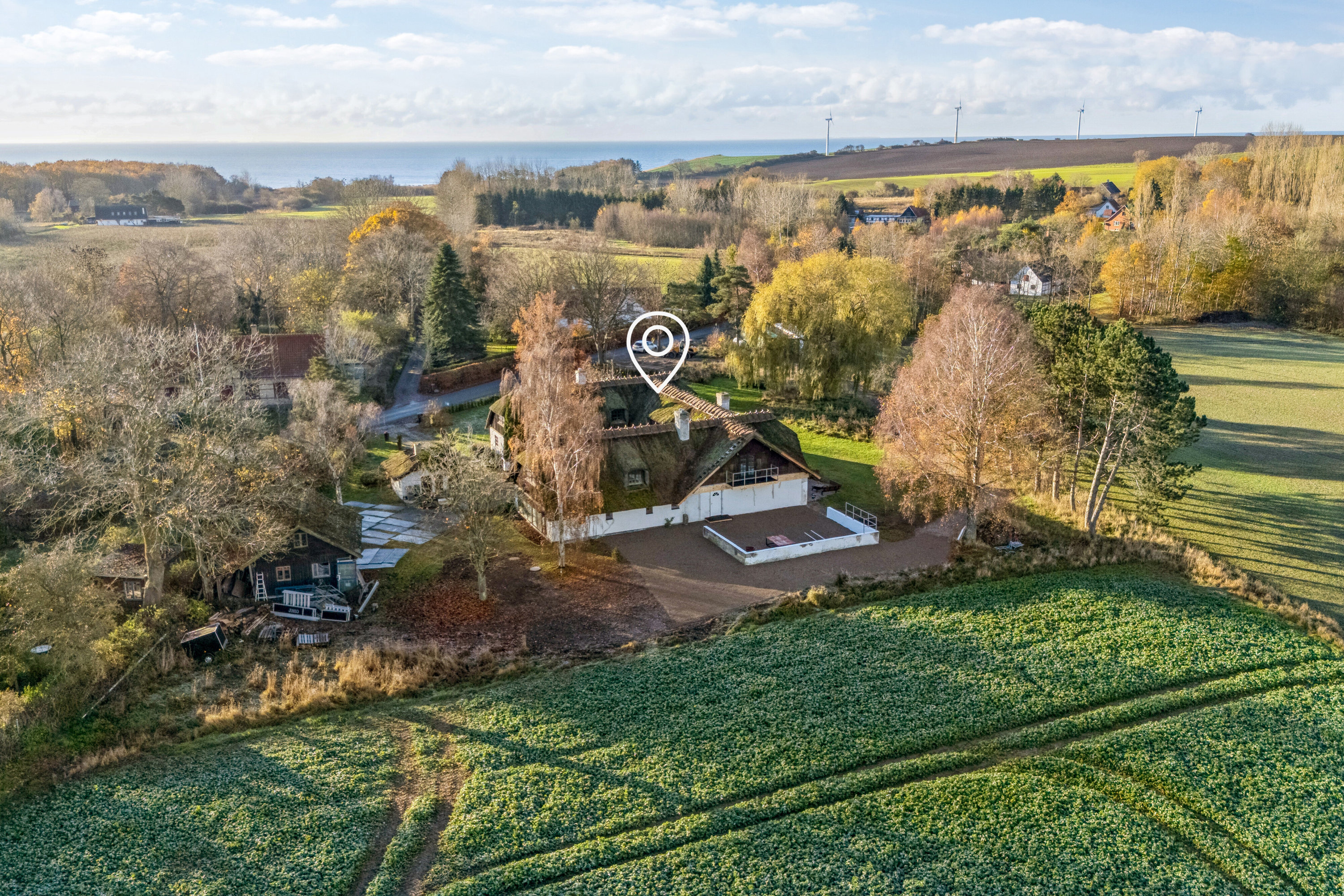 Miniaturebillede 1: udendørs. Billede af Strandbakken 52, Klinteby, 4736 Karrebæksminde