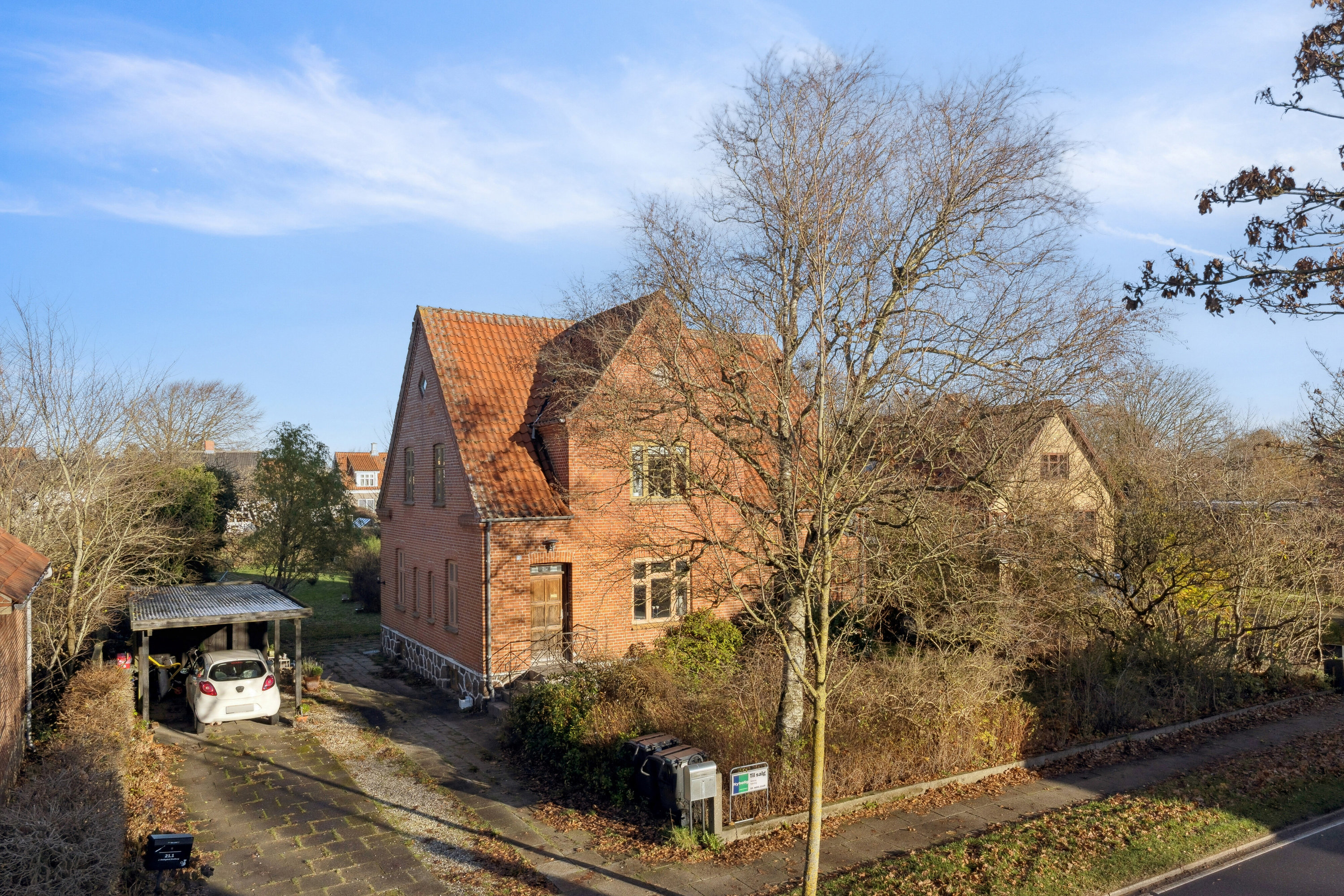 Fremhævet set fra vejen billede i fuldskærmstilstand. Billede af Frilandsvej 21, 1., 9800 Hjørring