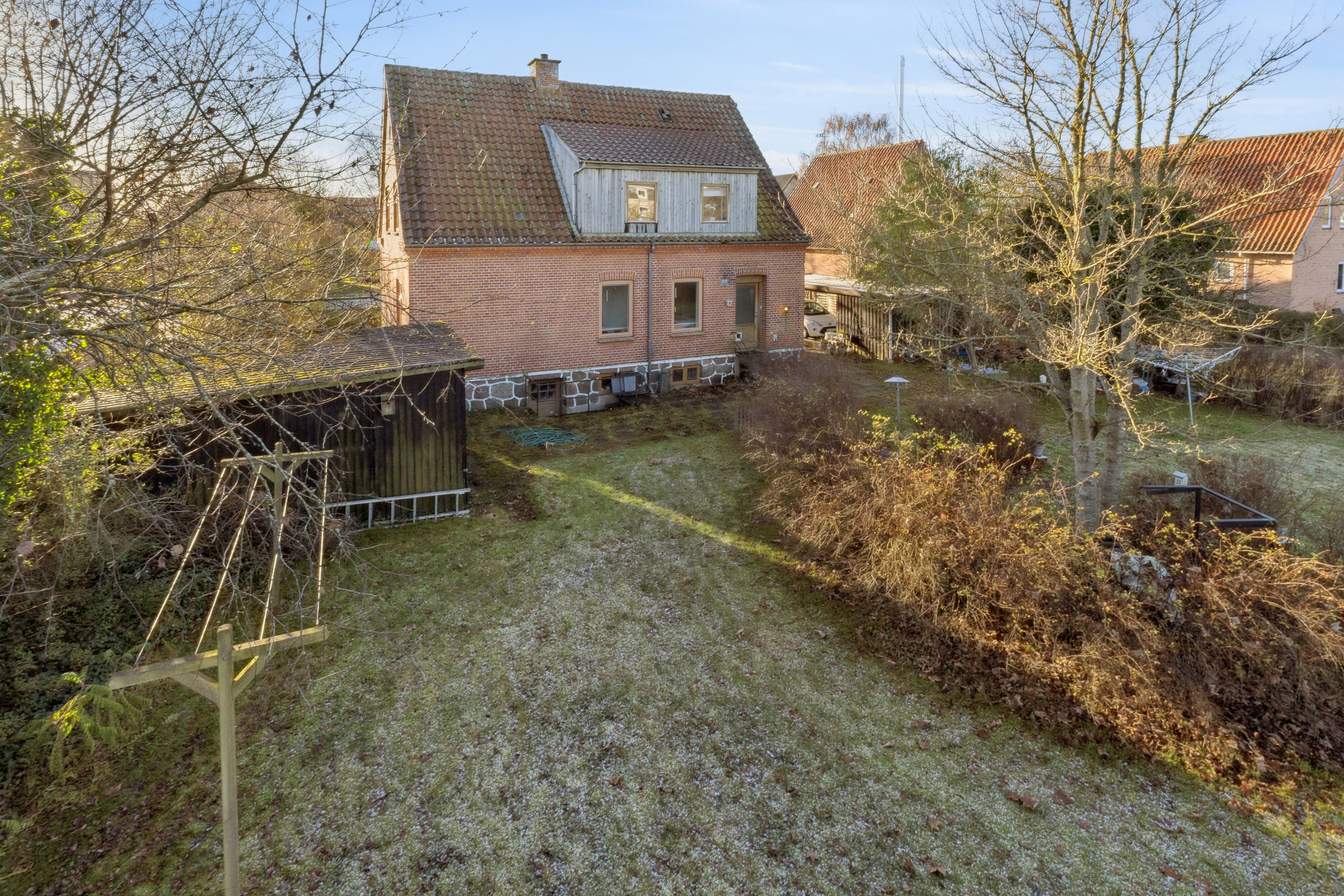 Fremhævet set fra haven billede i fuldskærmstilstand. Billede af Frilandsvej 21, 1., 9800 Hjørring