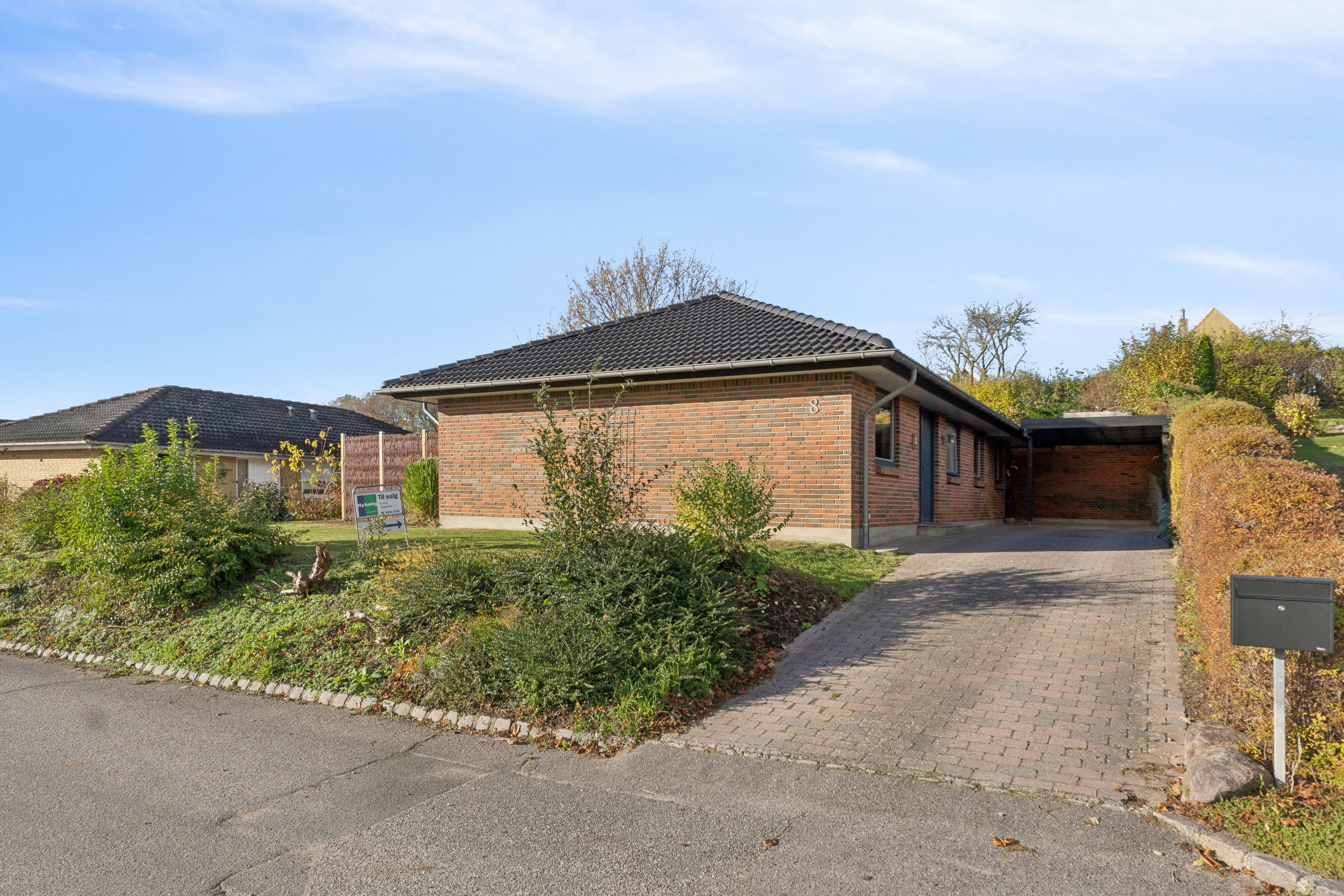 Miniaturebillede 2: set fra vejen. Billede af Haverne 8, 5900 Rudkøbing