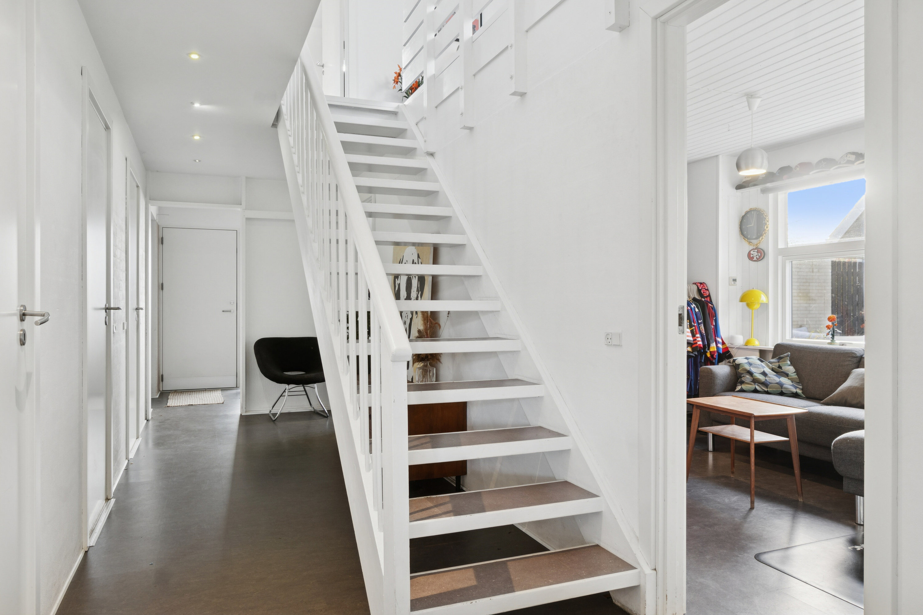 Fremhævet trappe billede i fuldskærmstilstand. Billede af Hirsevej 21, 4040 Jyllinge