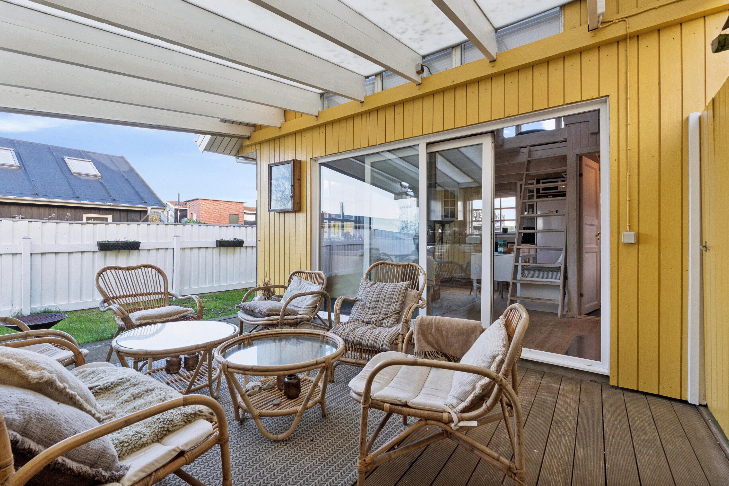 Fremhævet terrasse billede i fuldskærmstilstand. Billede af Østre Strandvej 281, Hasmark Strand, 5450 Otterup