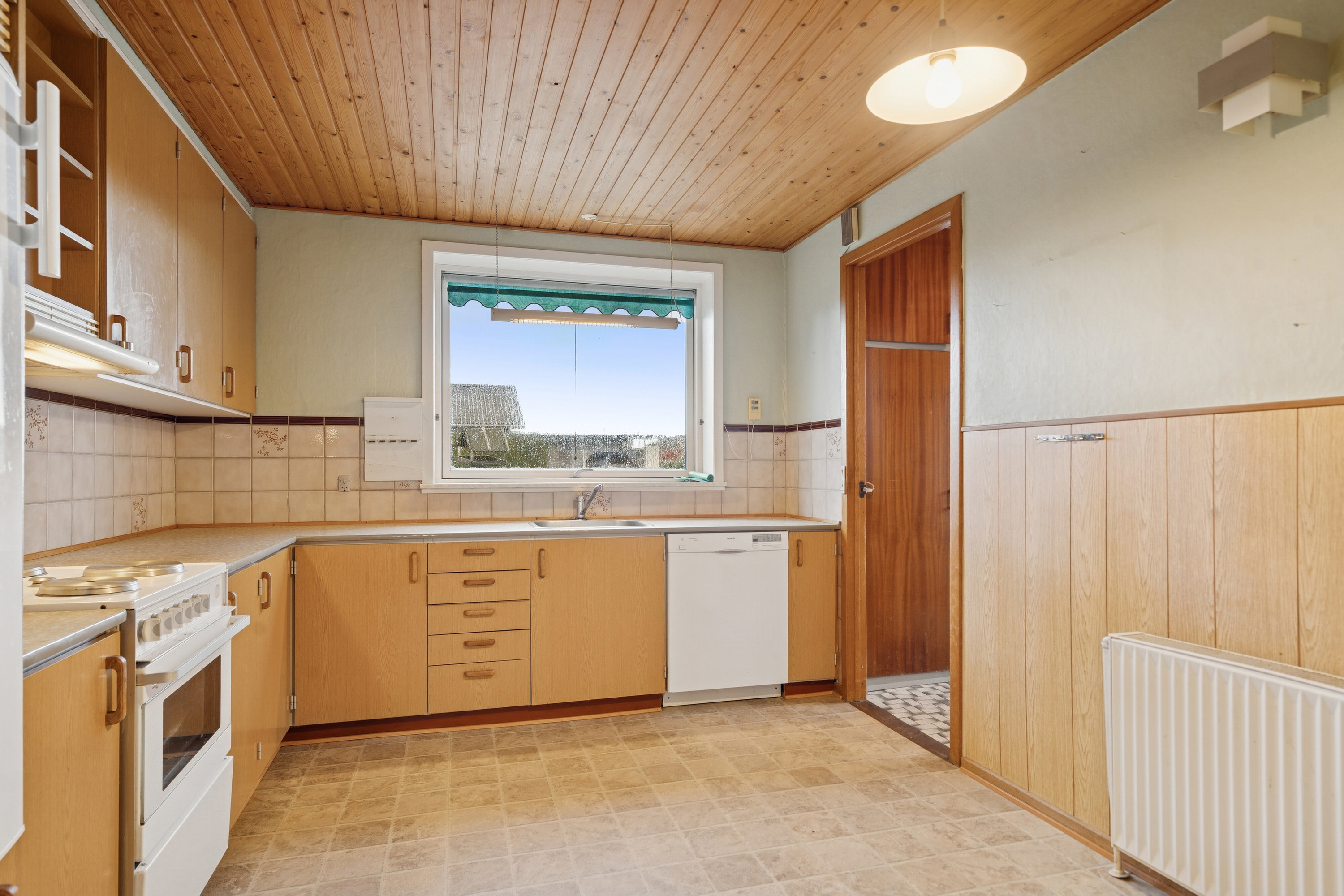 Fremhævet køkken billede i fuldskærmstilstand. Billede af Mågevej 29, 5772 Kværndrup