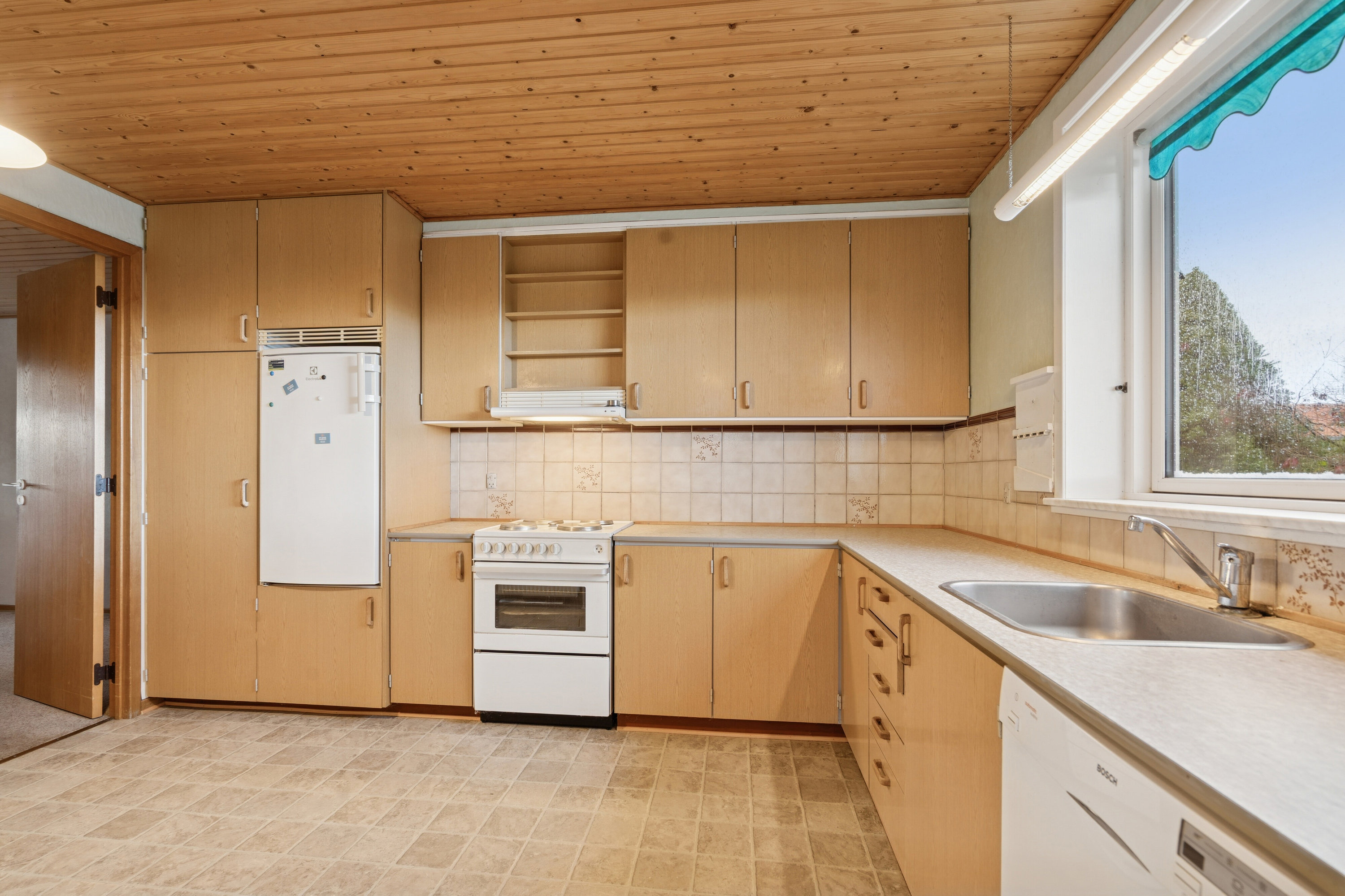 Fremhævet køkken billede i fuldskærmstilstand. Billede af Mågevej 29, 5772 Kværndrup