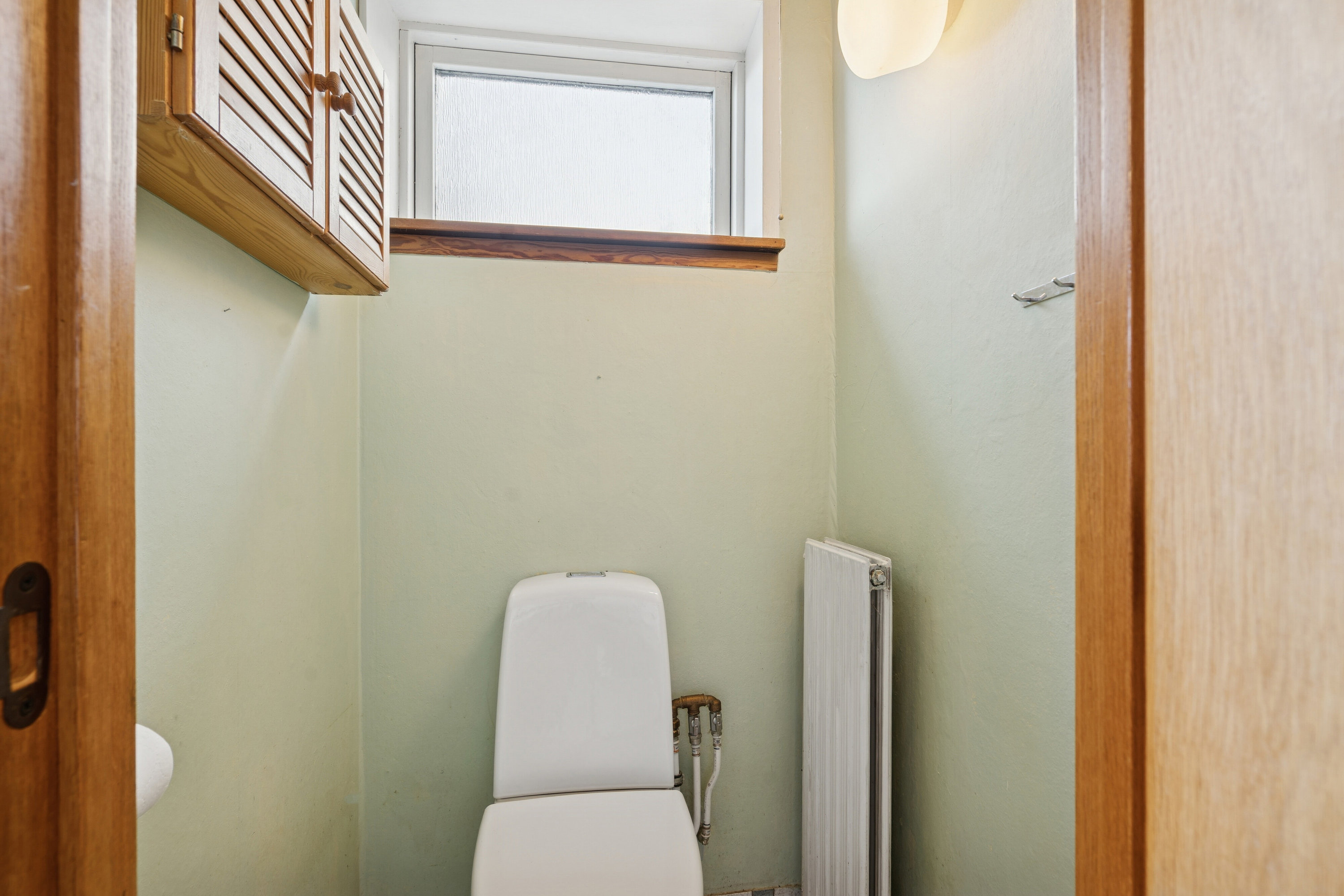 Fremhævet toilet billede i fuldskærmstilstand. Billede af Mågevej 29, 5772 Kværndrup