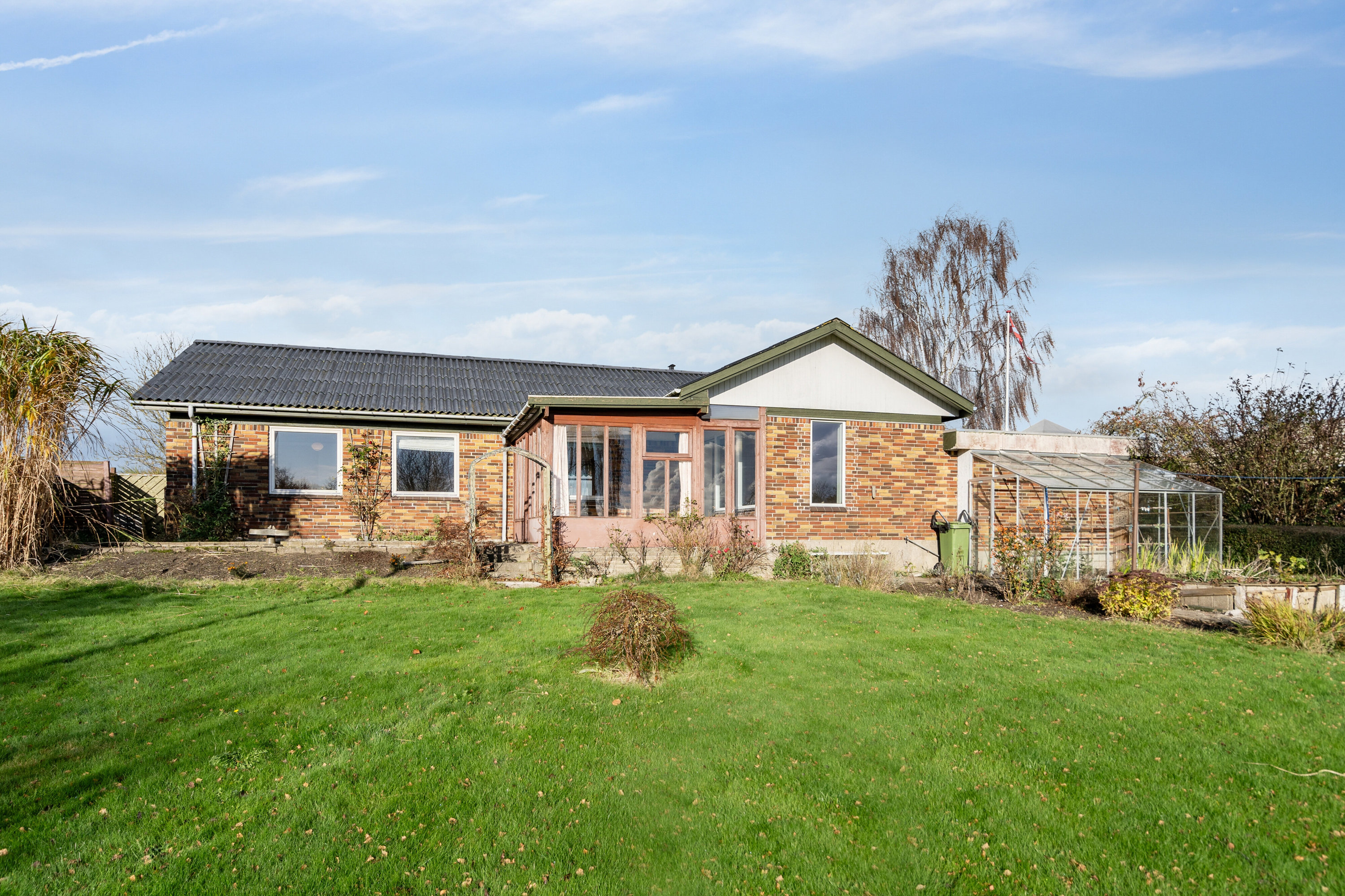 Fremhævet set fra haven billede i fuldskærmstilstand. Billede af Mågevej 29, 5772 Kværndrup