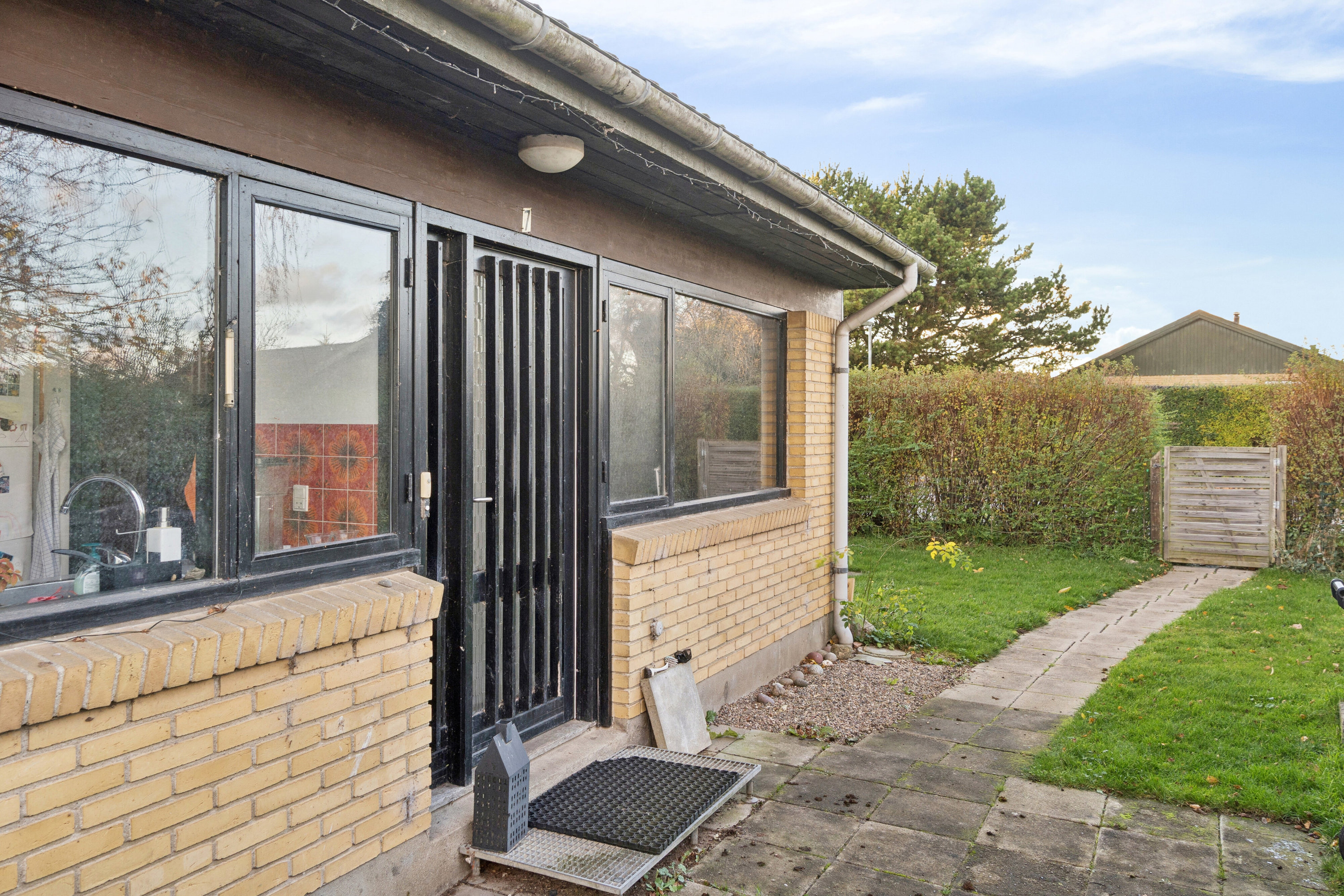 Miniaturebillede 1: udendørs. Billede af Rosenhaven 7, 4470 Svebølle