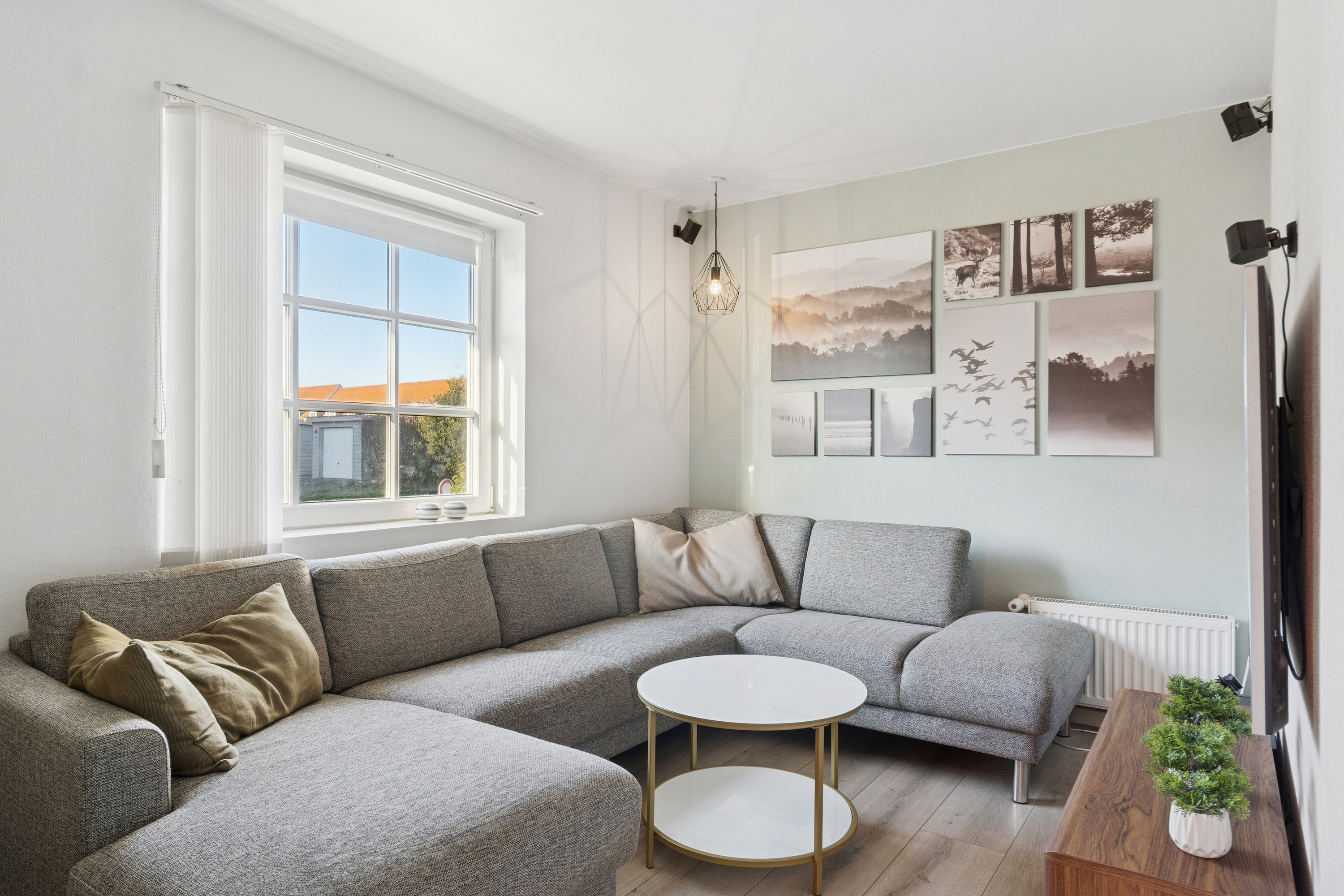 Fremhævet stue billede i fuldskærmstilstand. Billede af Kirkevej 32, 7760 Hurup Thy