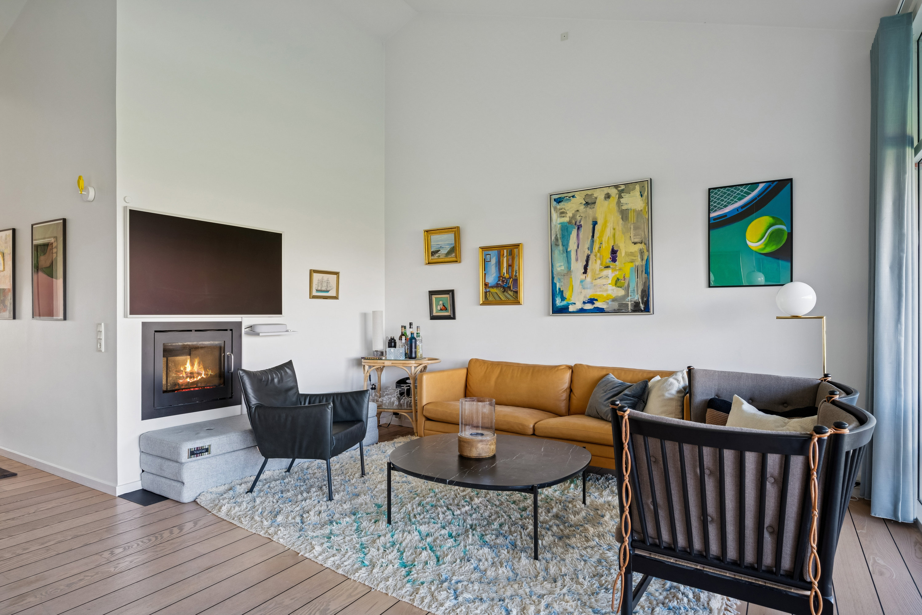 Fremhævet stue billede i fuldskærmstilstand. Billede af Ndr. Strandvej 3F, 1., 8400 Ebeltoft