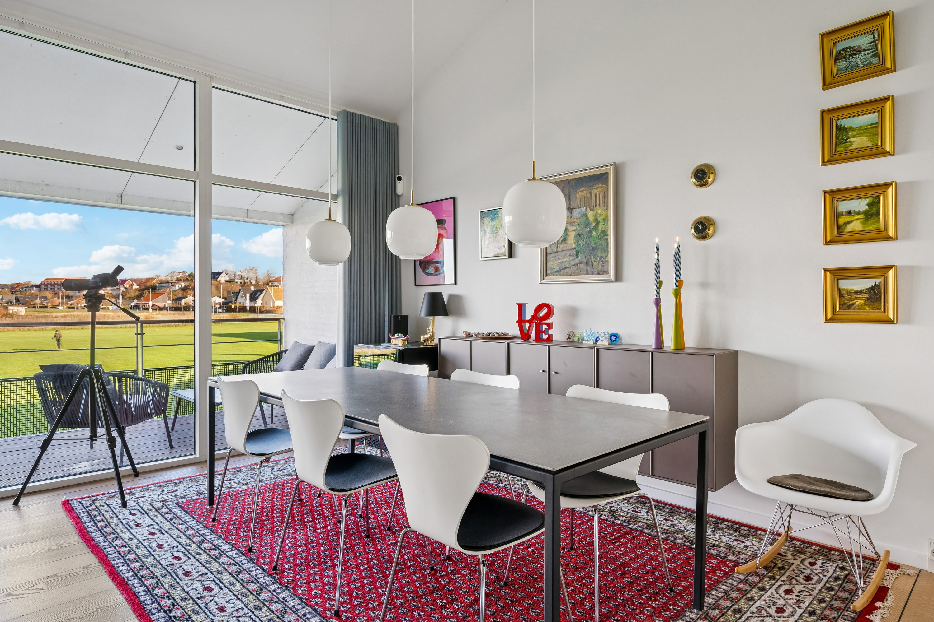 Fremhævet stue billede i fuldskærmstilstand. Billede af Ndr. Strandvej 3F, 1., 8400 Ebeltoft