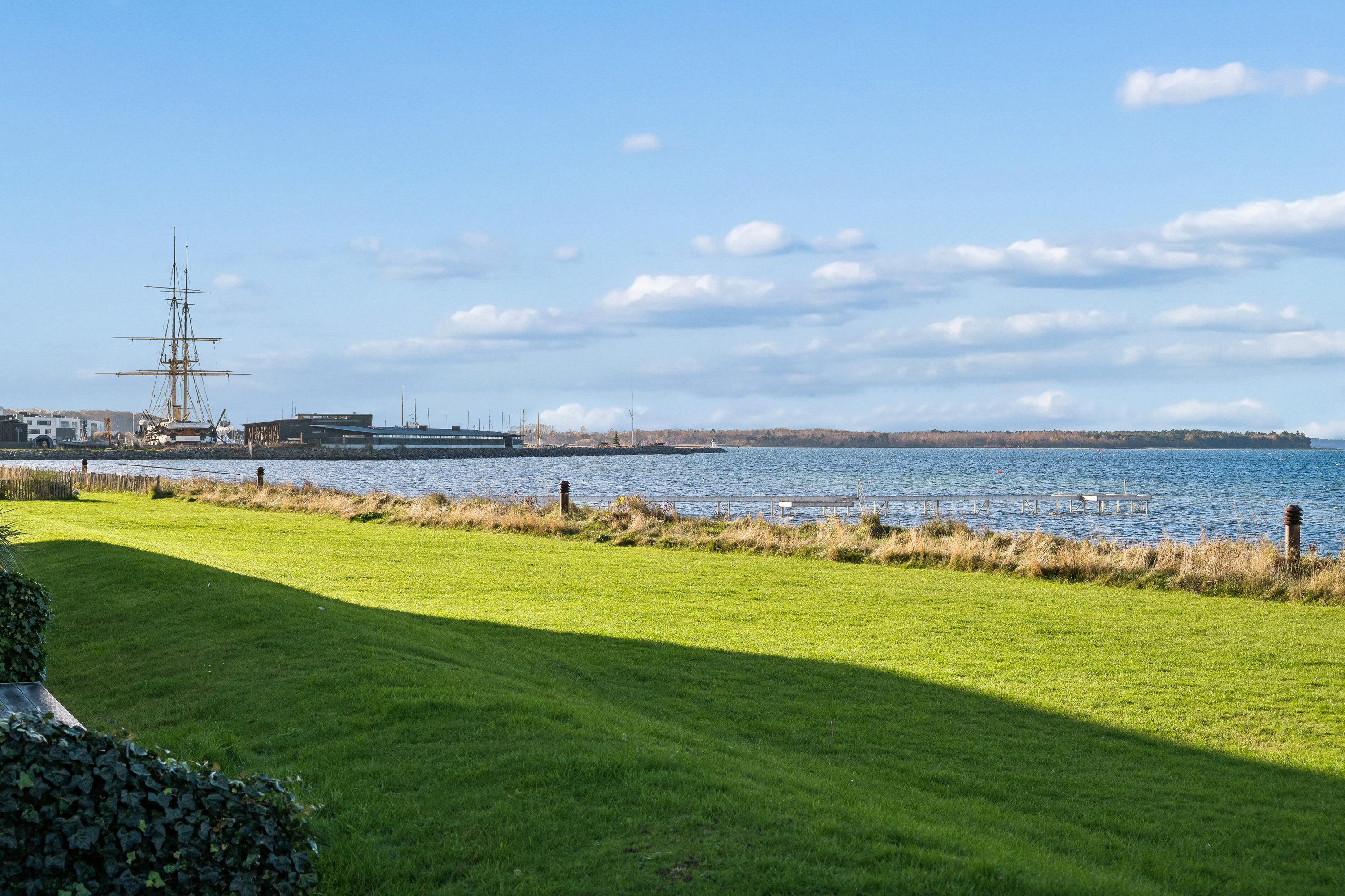 Fremhævet udsigt billede i fuldskærmstilstand. Billede af Ndr. Strandvej 3F, 1., 8400 Ebeltoft