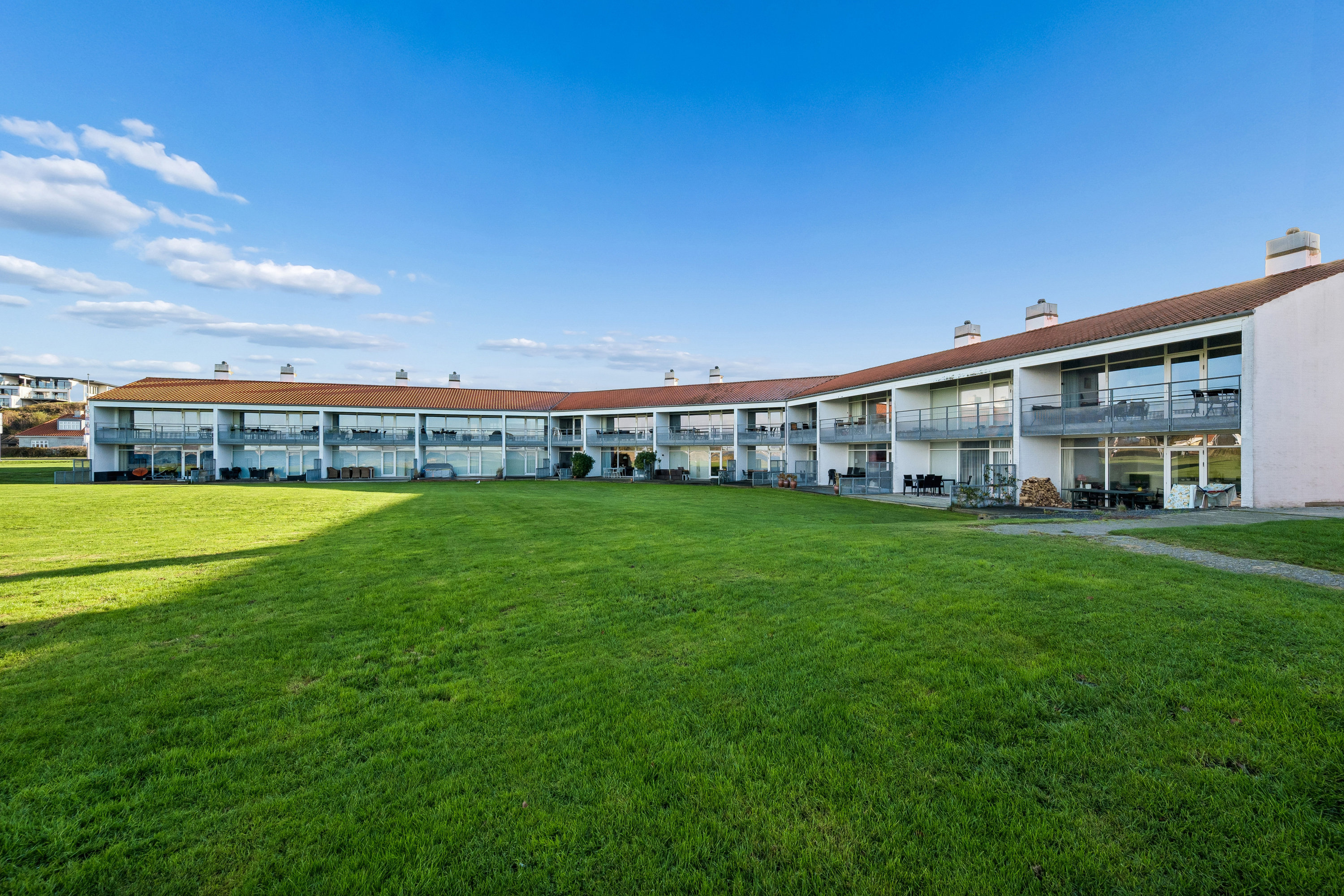 Fremhævet andet billede i fuldskærmstilstand. Billede af Ndr. Strandvej 3F, 1., 8400 Ebeltoft