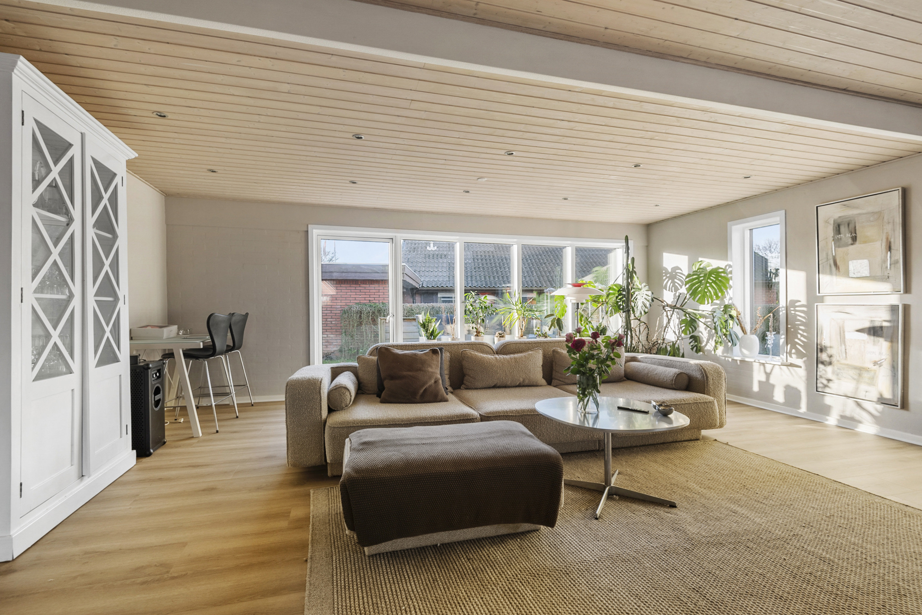 Fremhævet stue billede i fuldskærmstilstand. Billede af Lærkevej 6, 6800 Varde