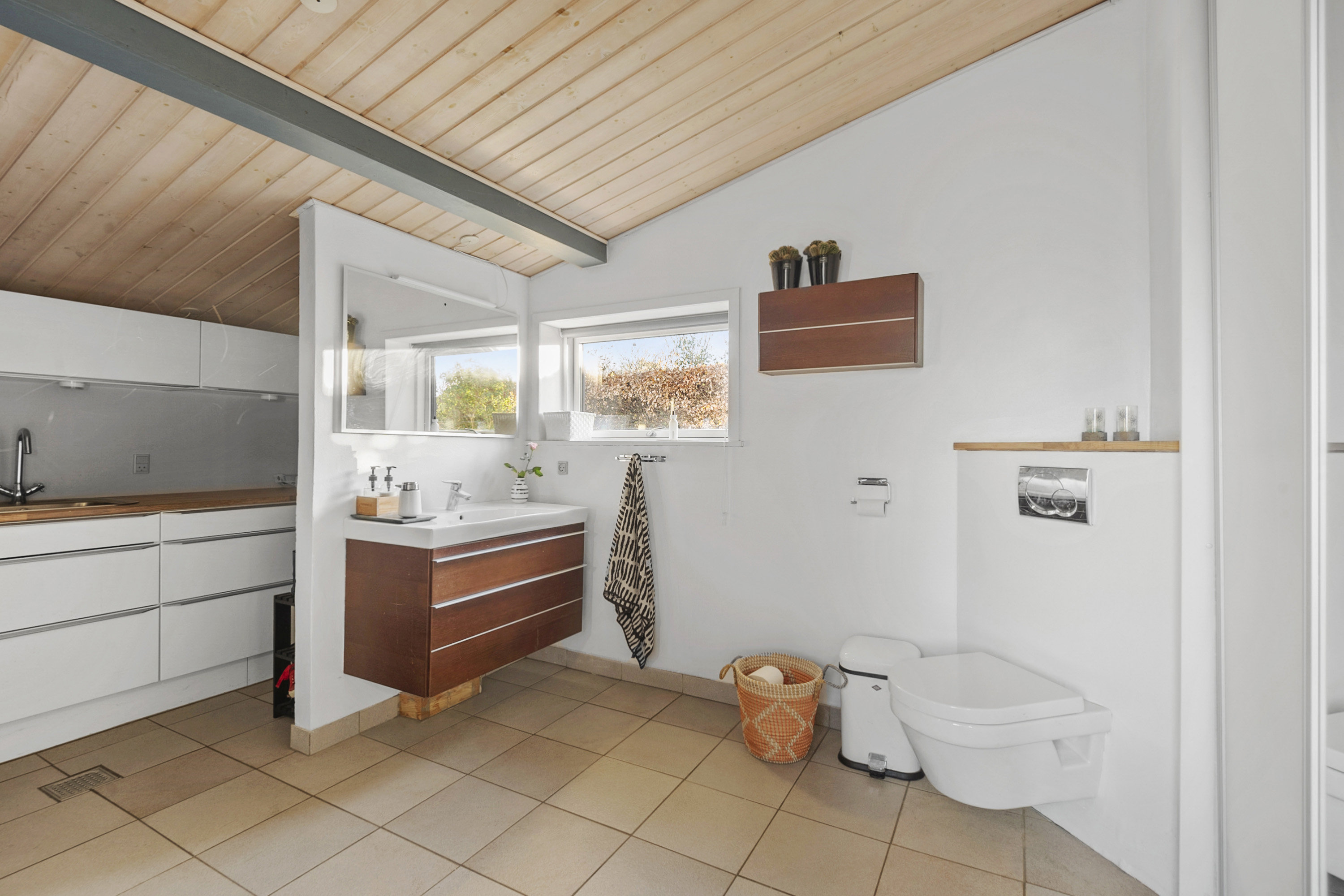 Fremhævet badeværelse billede i fuldskærmstilstand. Billede af Lærkevej 6, 6800 Varde