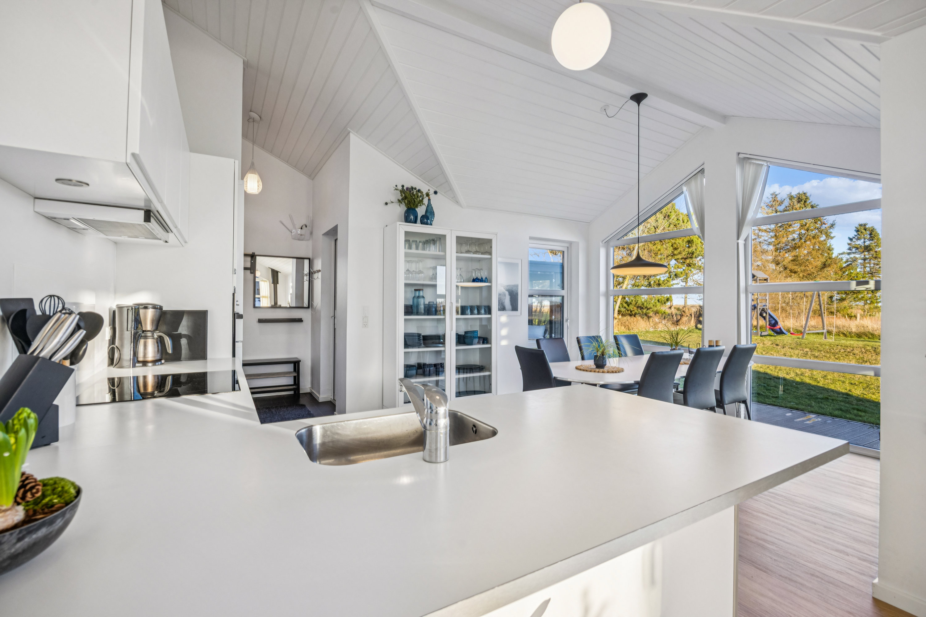 Fremhævet køkken billede i fuldskærmstilstand. Billede af Kystvejen 24, Hou, 9370 Hals