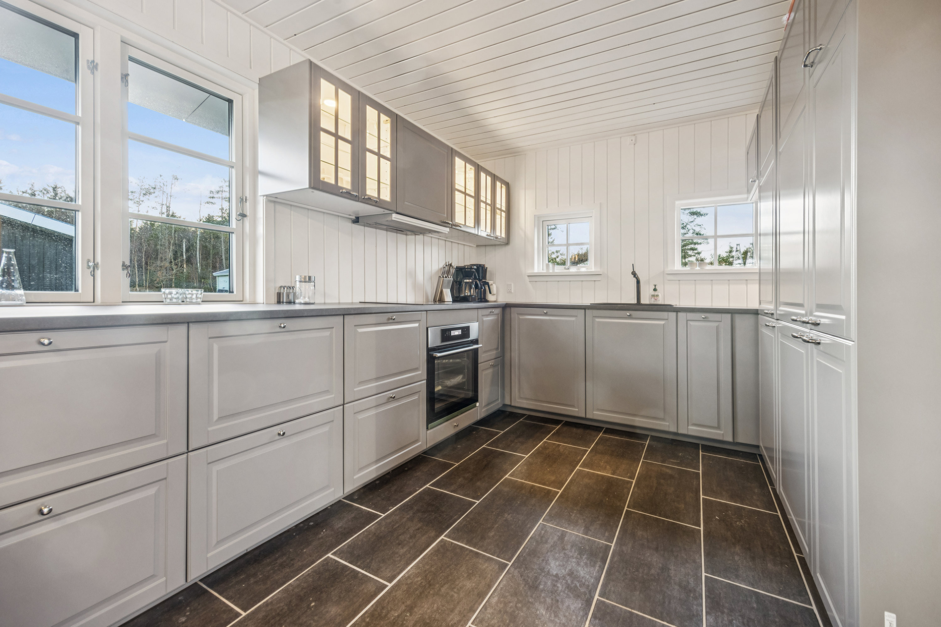 Fremhævet køkken billede i fuldskærmstilstand. Billede af Fyrvej 10, Bisnap, 9370 Hals