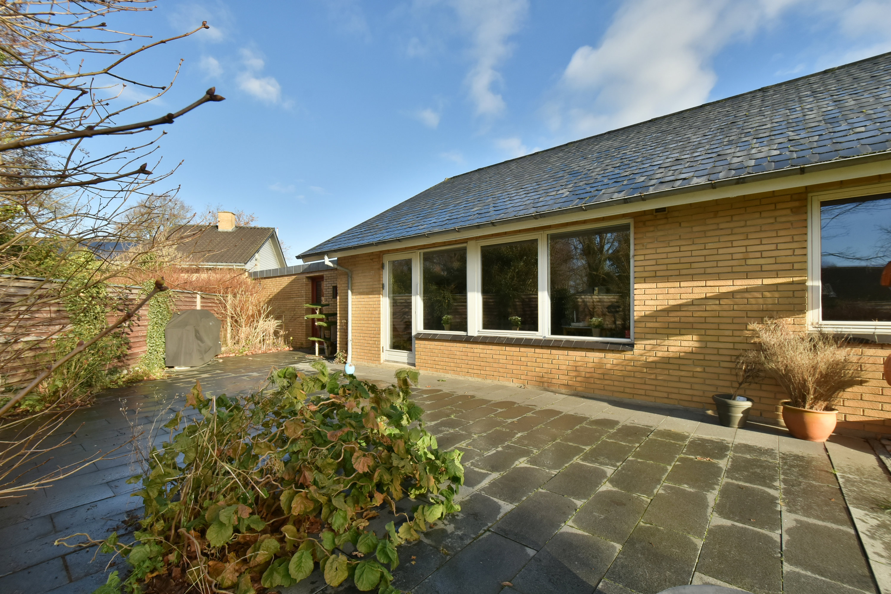 Fremhævet terrasse billede i fuldskærmstilstand. Billede af Gjellerupbakken 18, Gjellerup, 7400 Herning