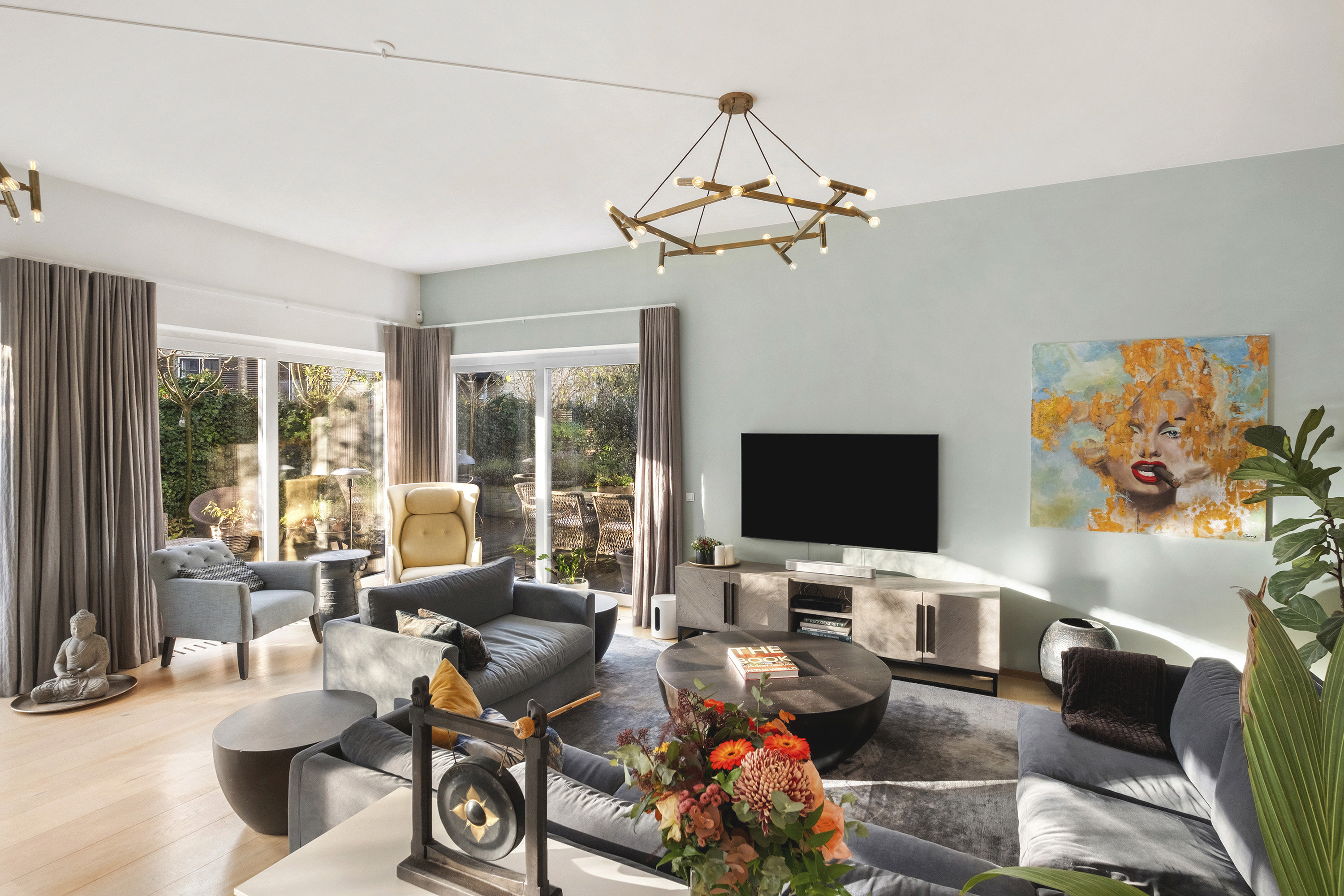 Fremhævet stue billede i fuldskærmstilstand. Billede af Ordrupdalvej 14, 2920 Charlottenlund