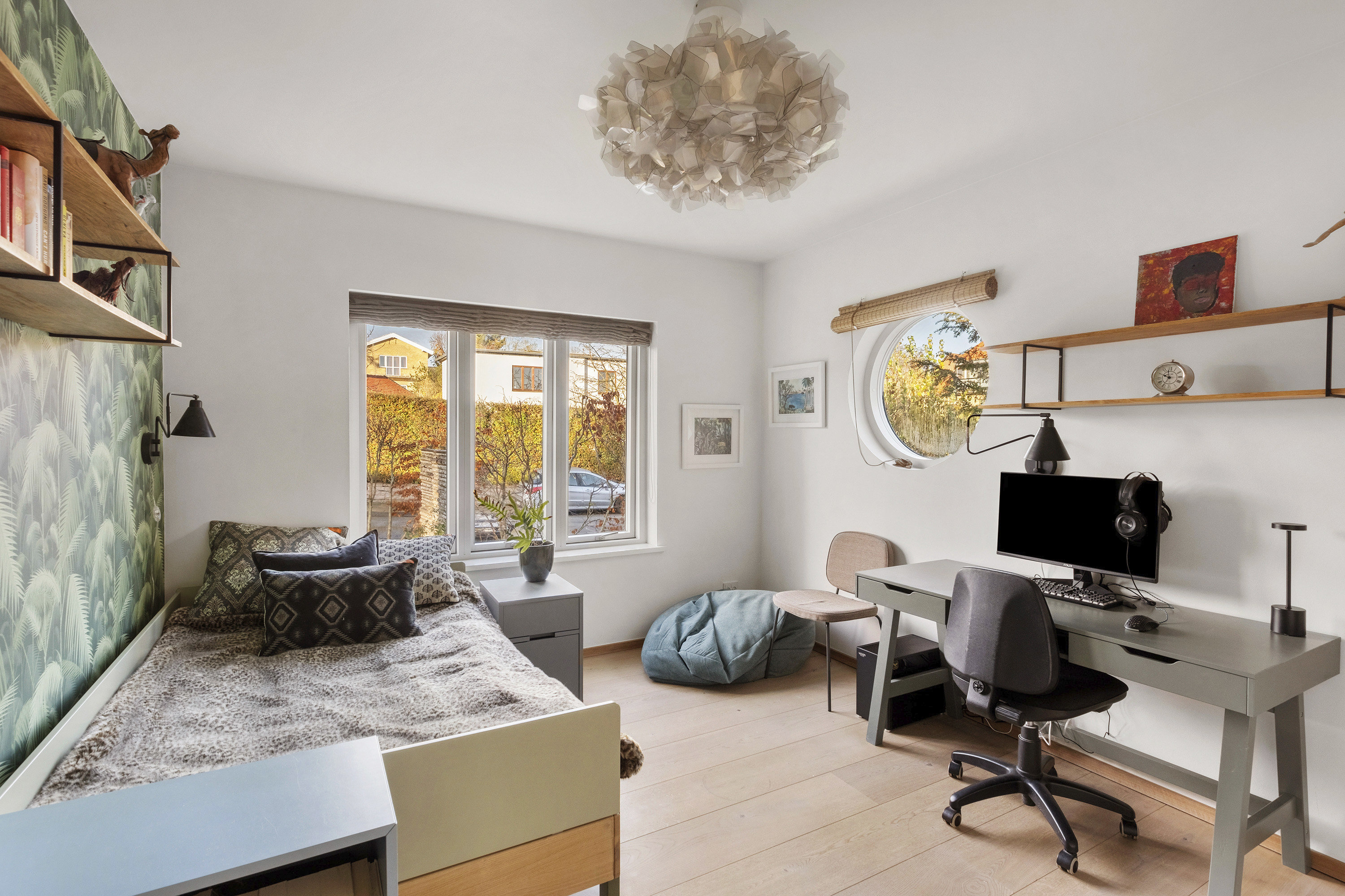 Fremhævet soveværelse billede i fuldskærmstilstand. Billede af Ordrupdalvej 14, 2920 Charlottenlund